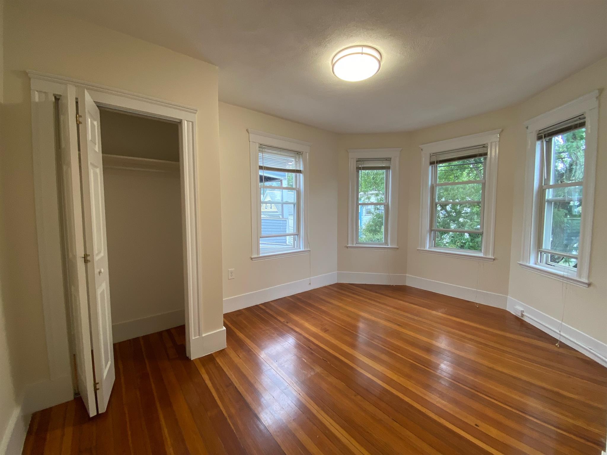 65 Conwell Ave, Davis Square