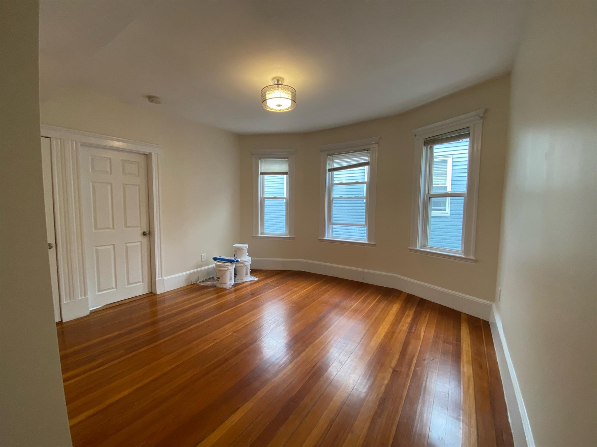 65 Conwell Ave, Davis Square