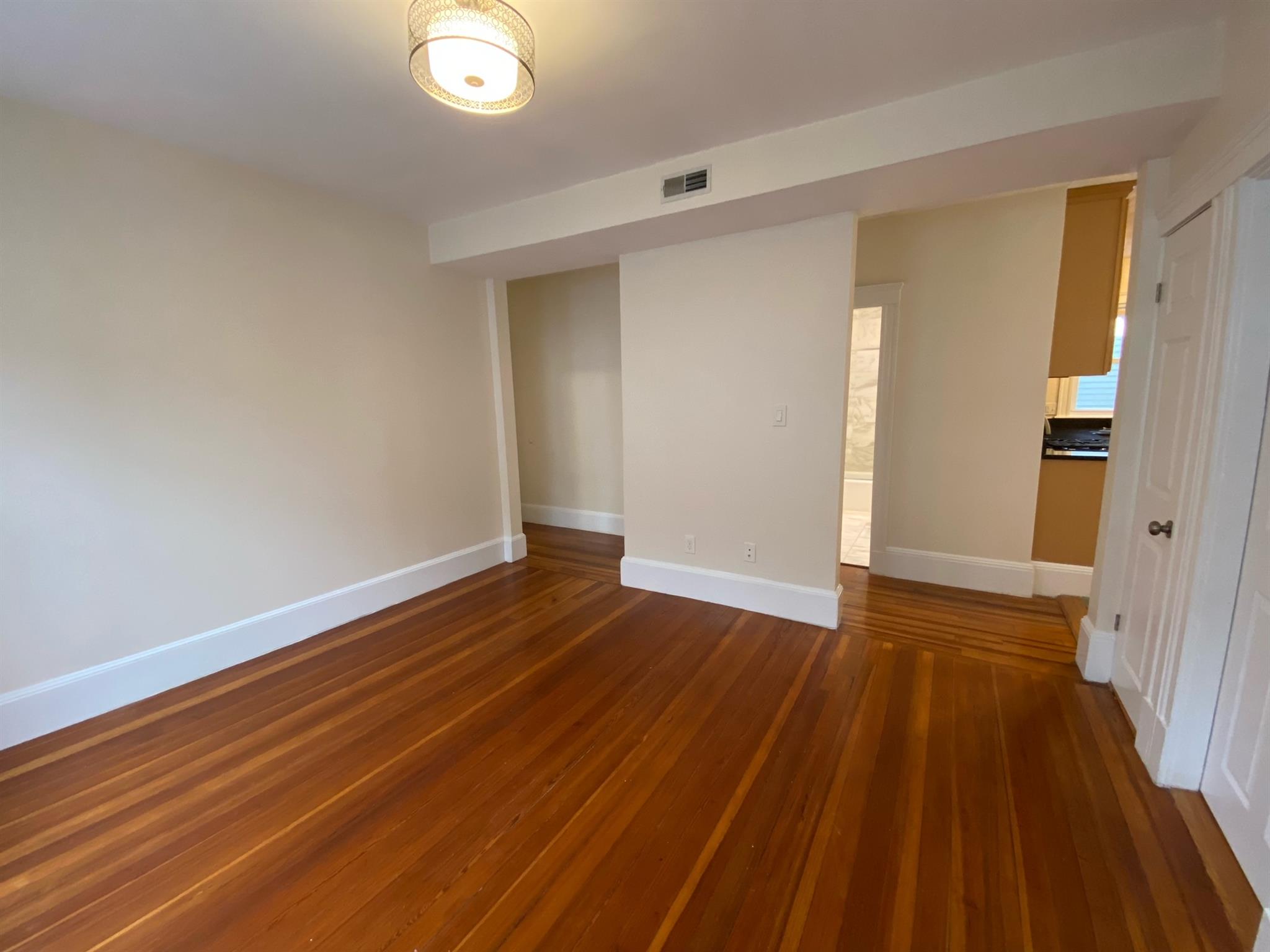 65 Conwell Ave, Davis Square