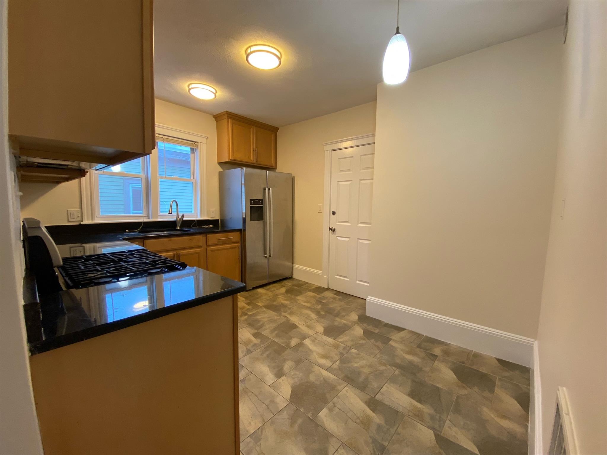 65 Conwell Ave, Davis Square