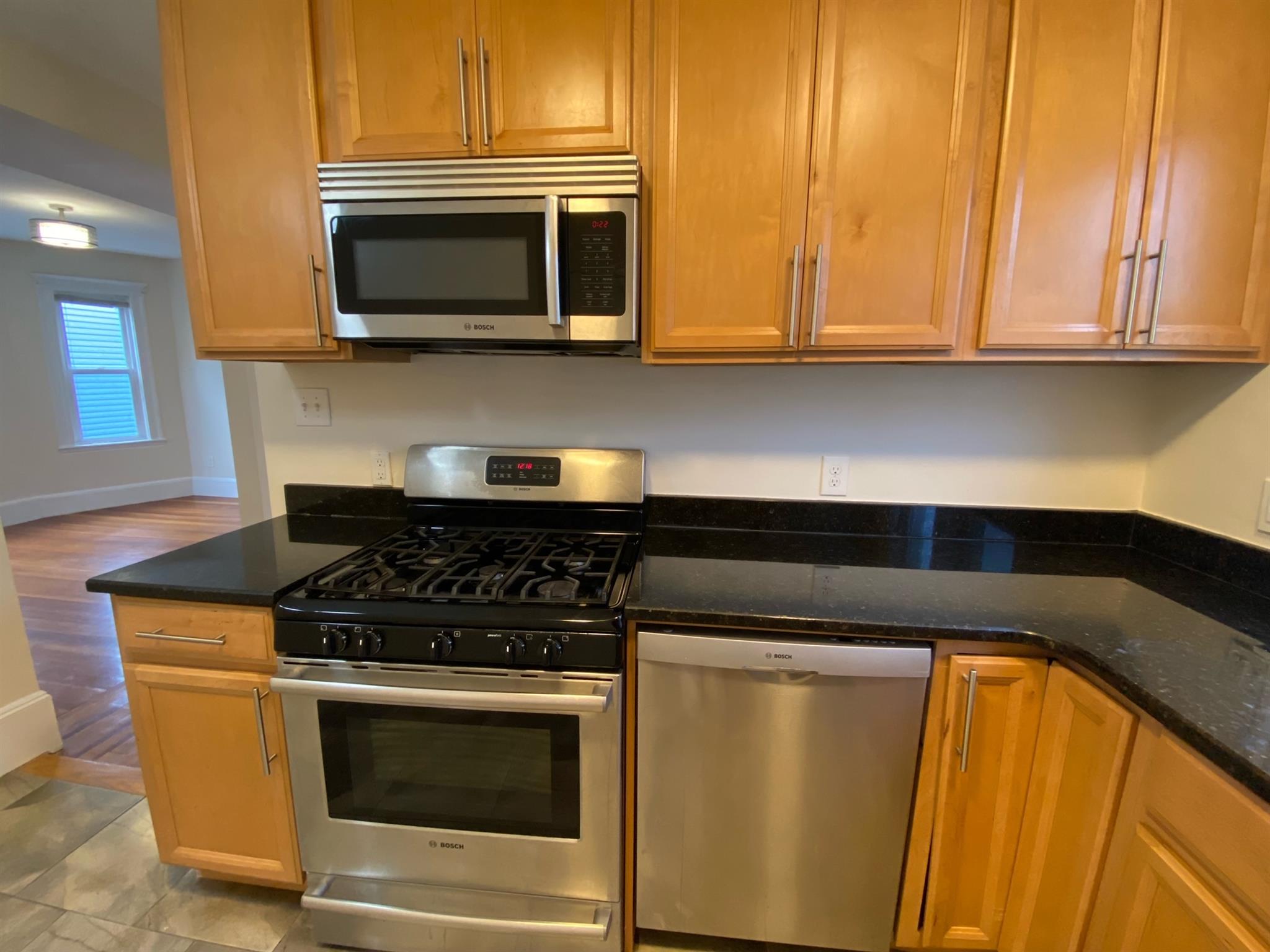 65 Conwell Ave, Davis Square