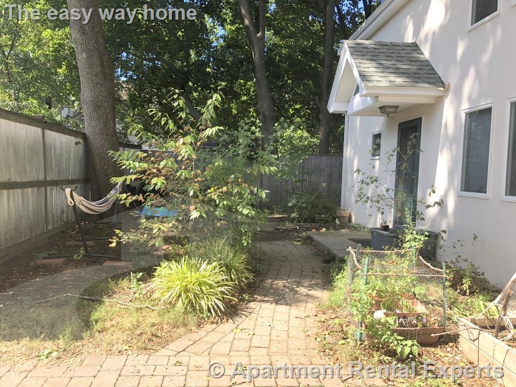 44 Monument, Medford