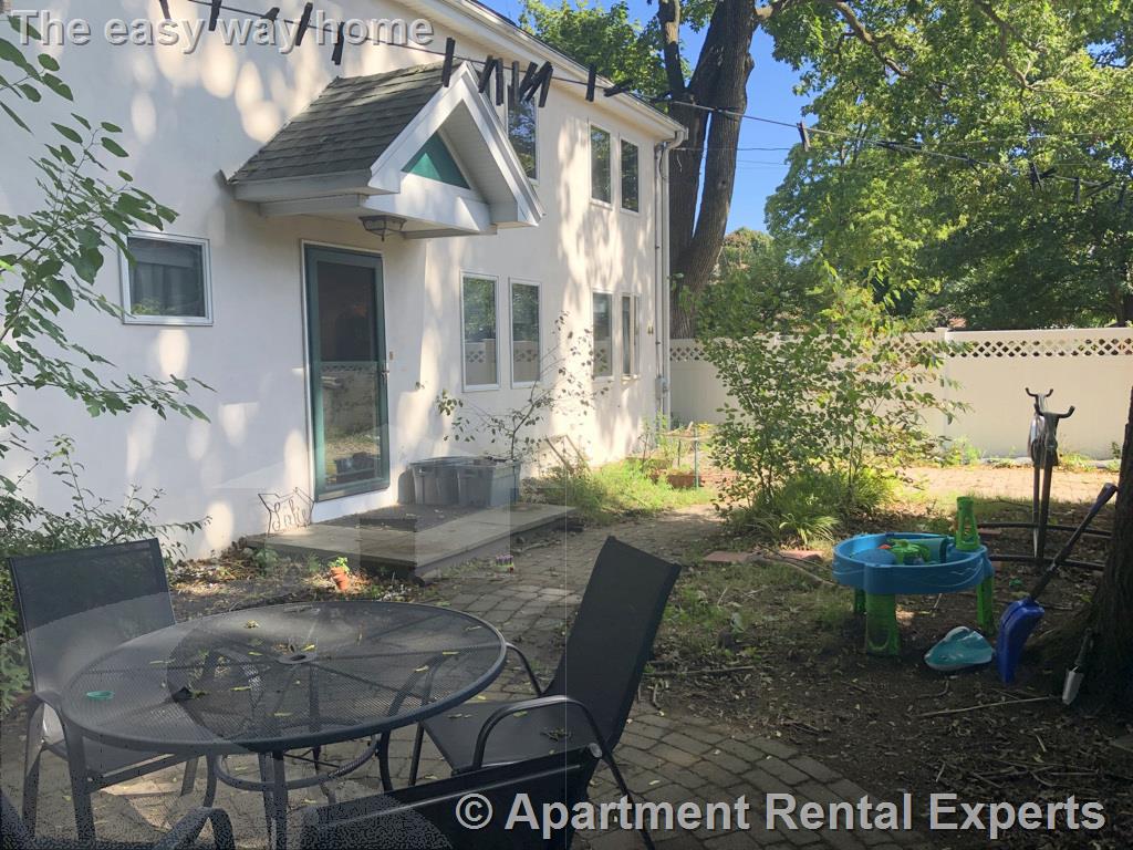 44 Monument, Medford