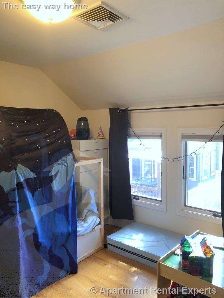 44 Monument, Medford