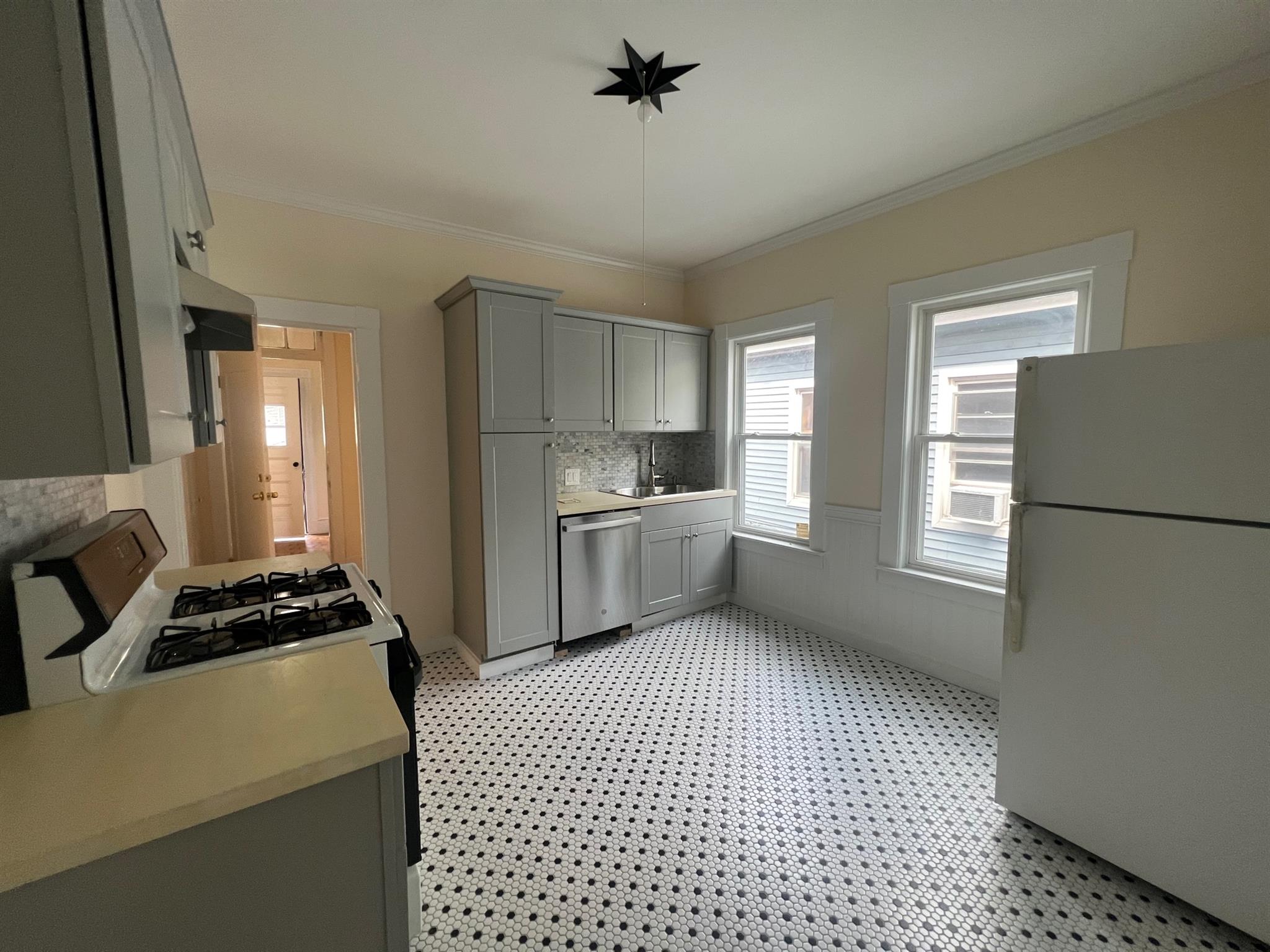 7 Stanford Ter, Porter Square