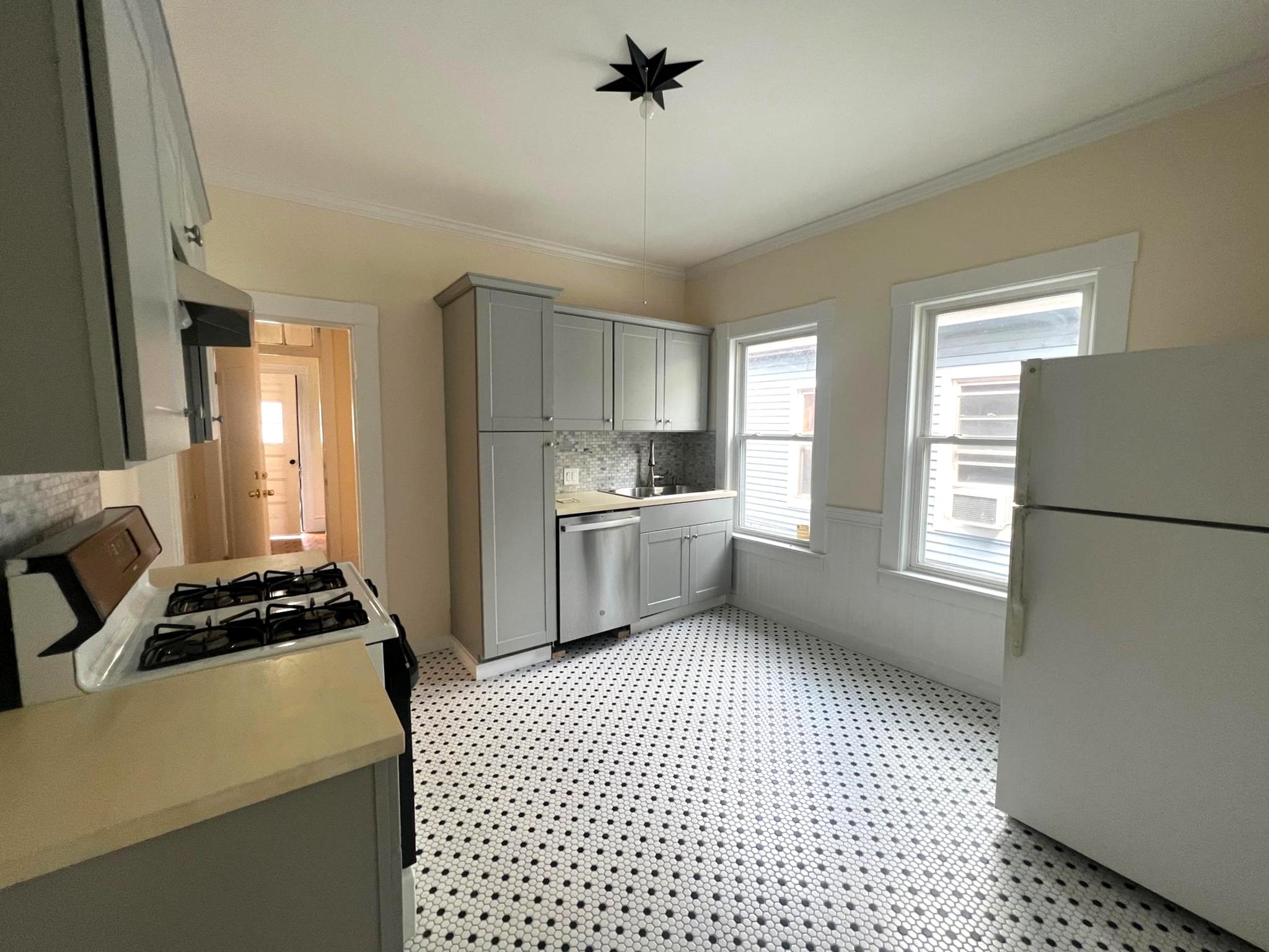 7 Stanford Ter, Porter Square