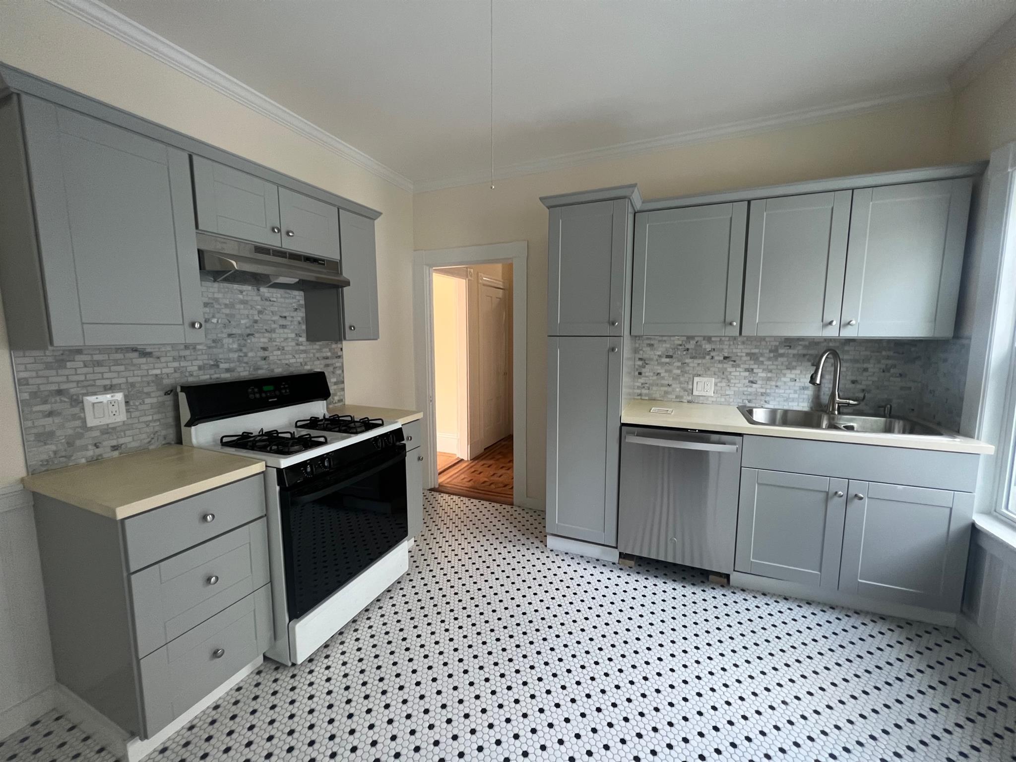 7 Stanford Ter, Porter Square