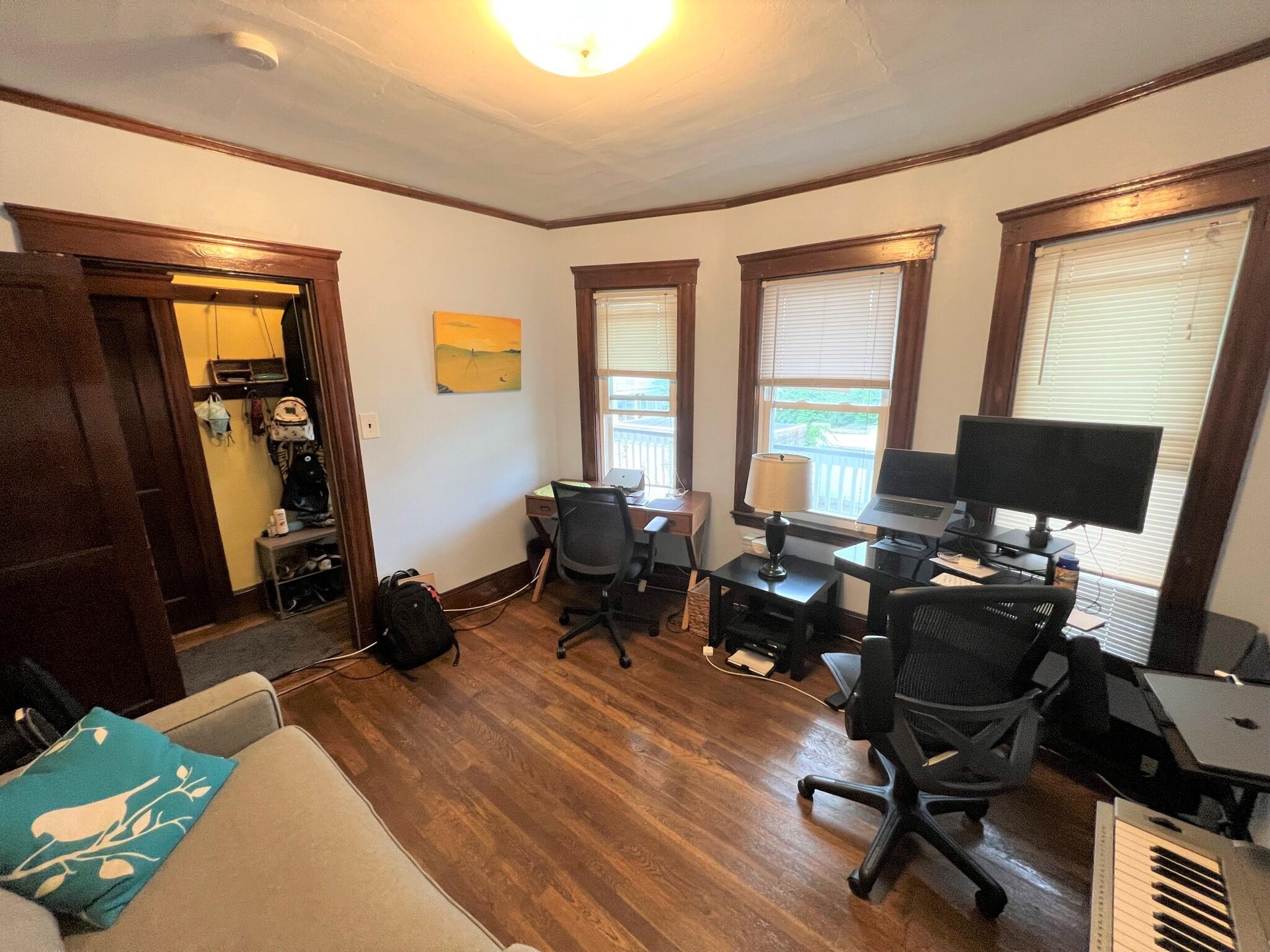 18 Silvey Pl, Porter Square