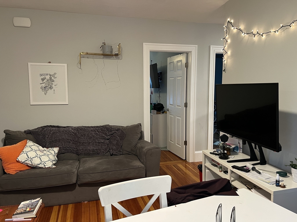 307 Highland Ave, Powder House Square