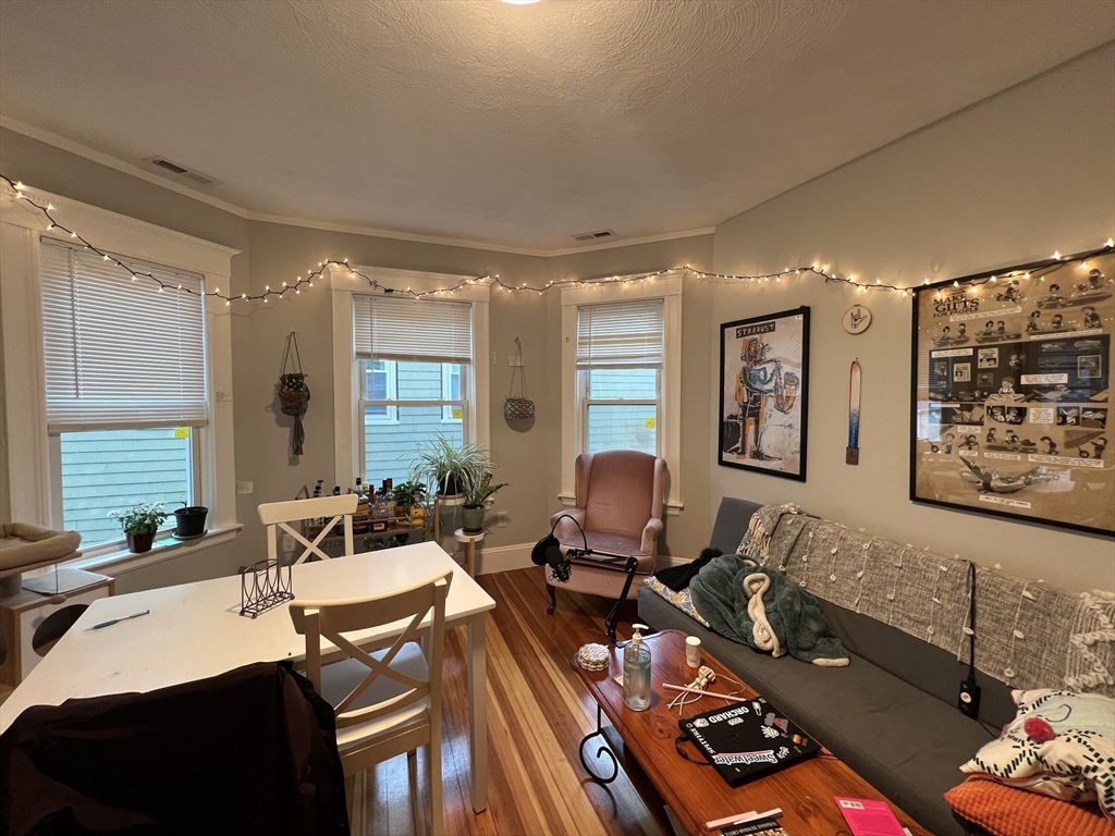 307 Highland Ave, Powder House Square