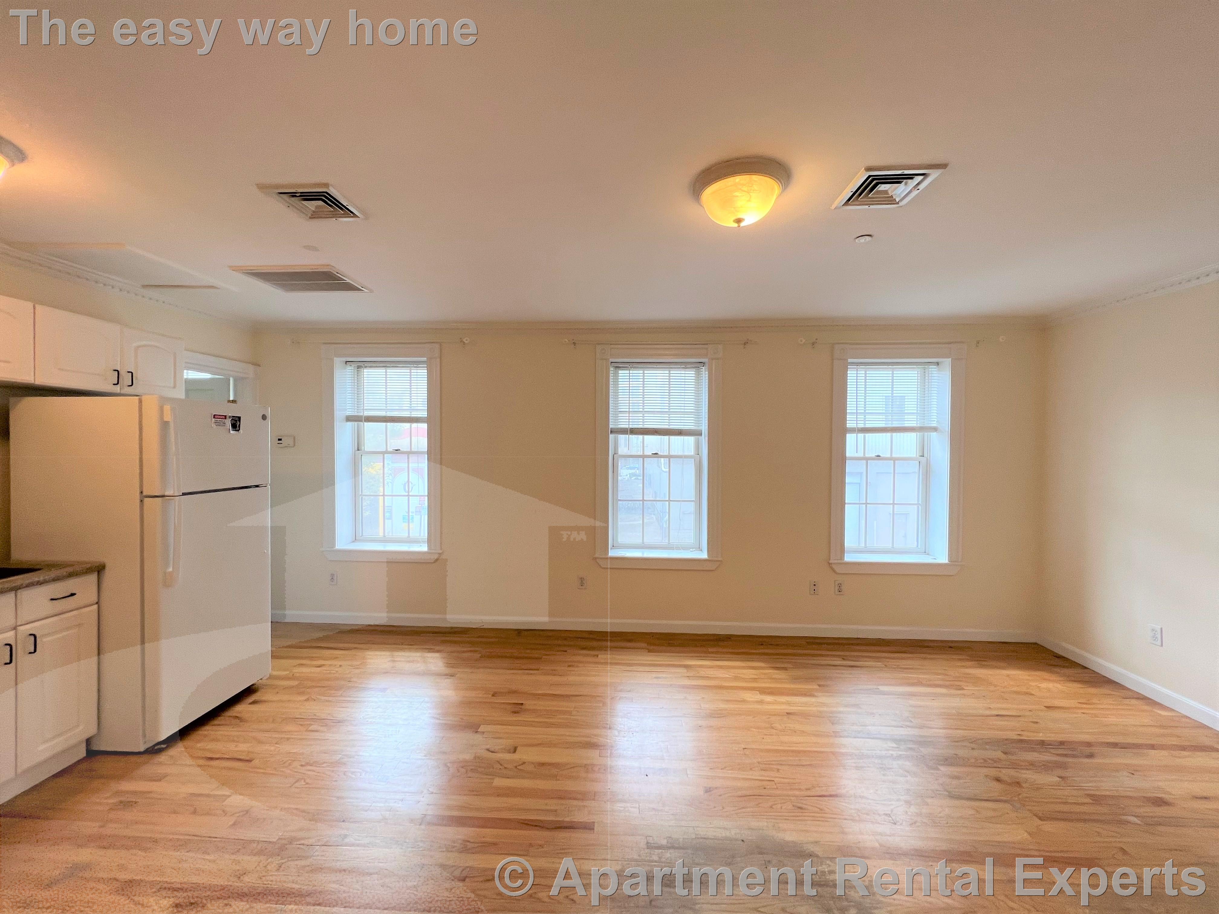 8 Bishop Allen, Central Square