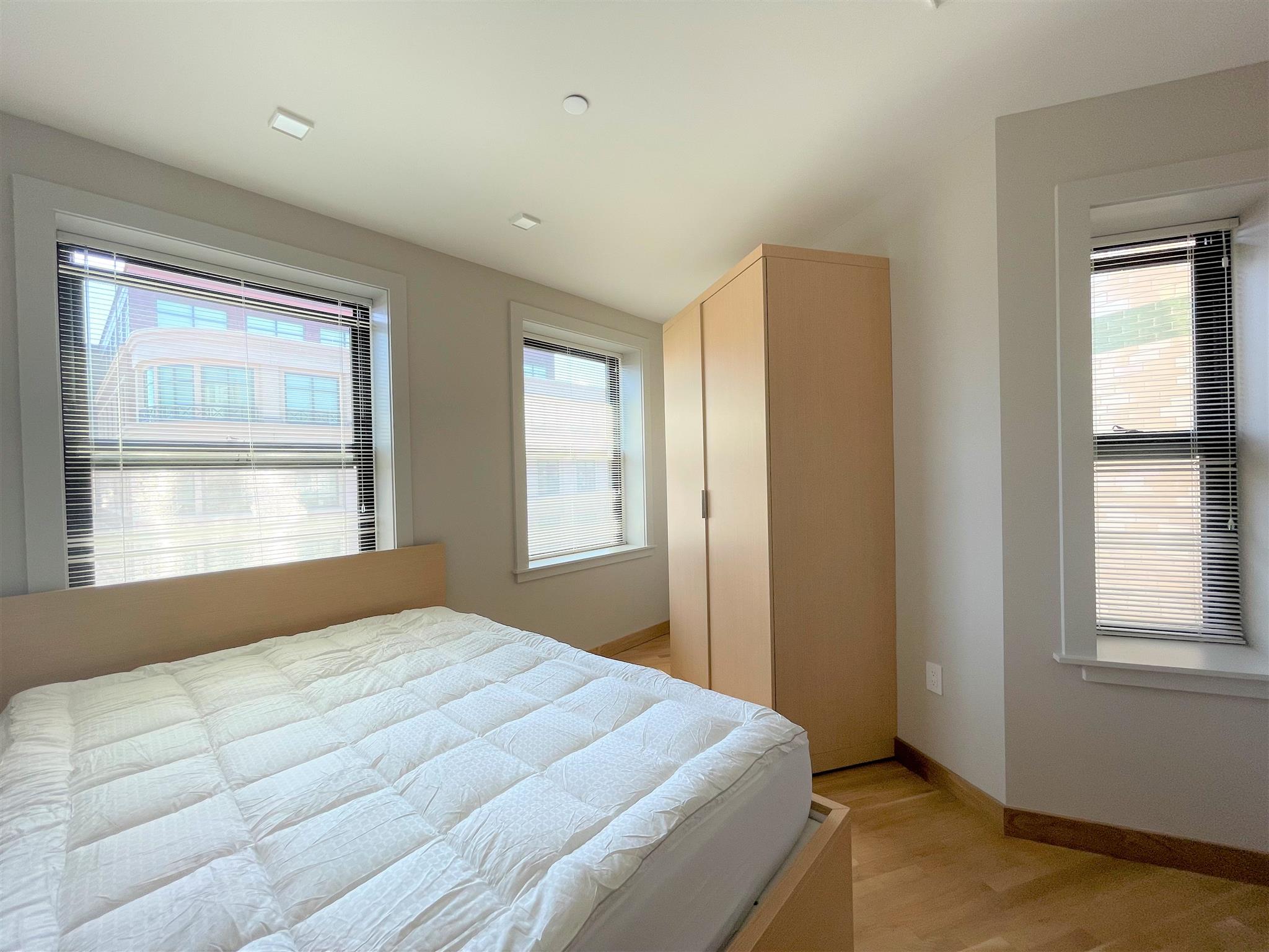 115 Mount Auburn St, Harvard Square