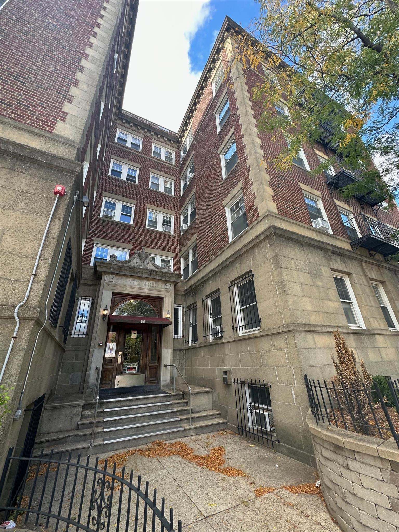 36 College Ave, Tufts