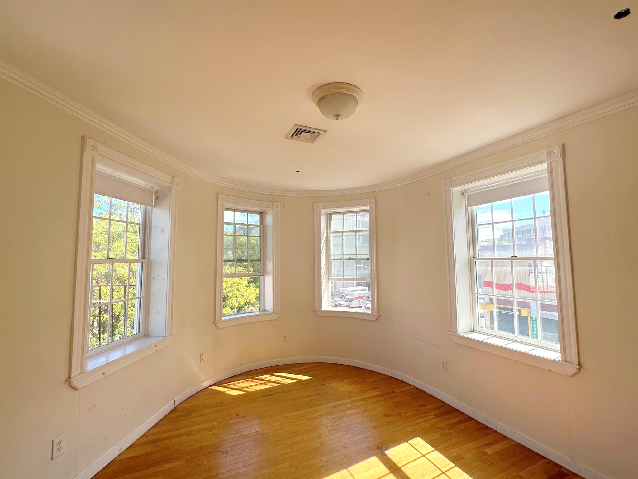 8 Bishop Richard Allen Dr, Central Square