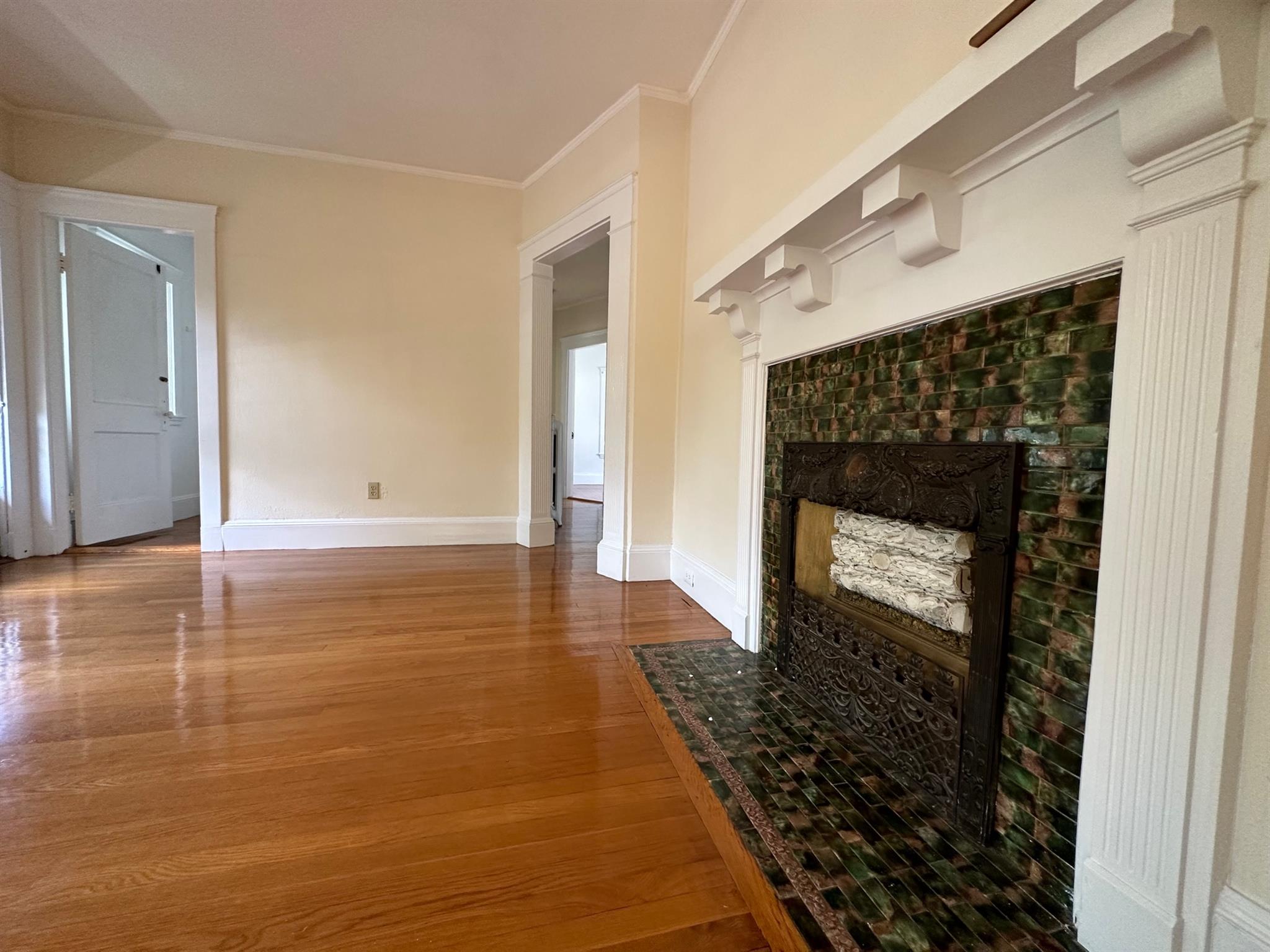 1516 Mystic Valley Pkwy, Medford