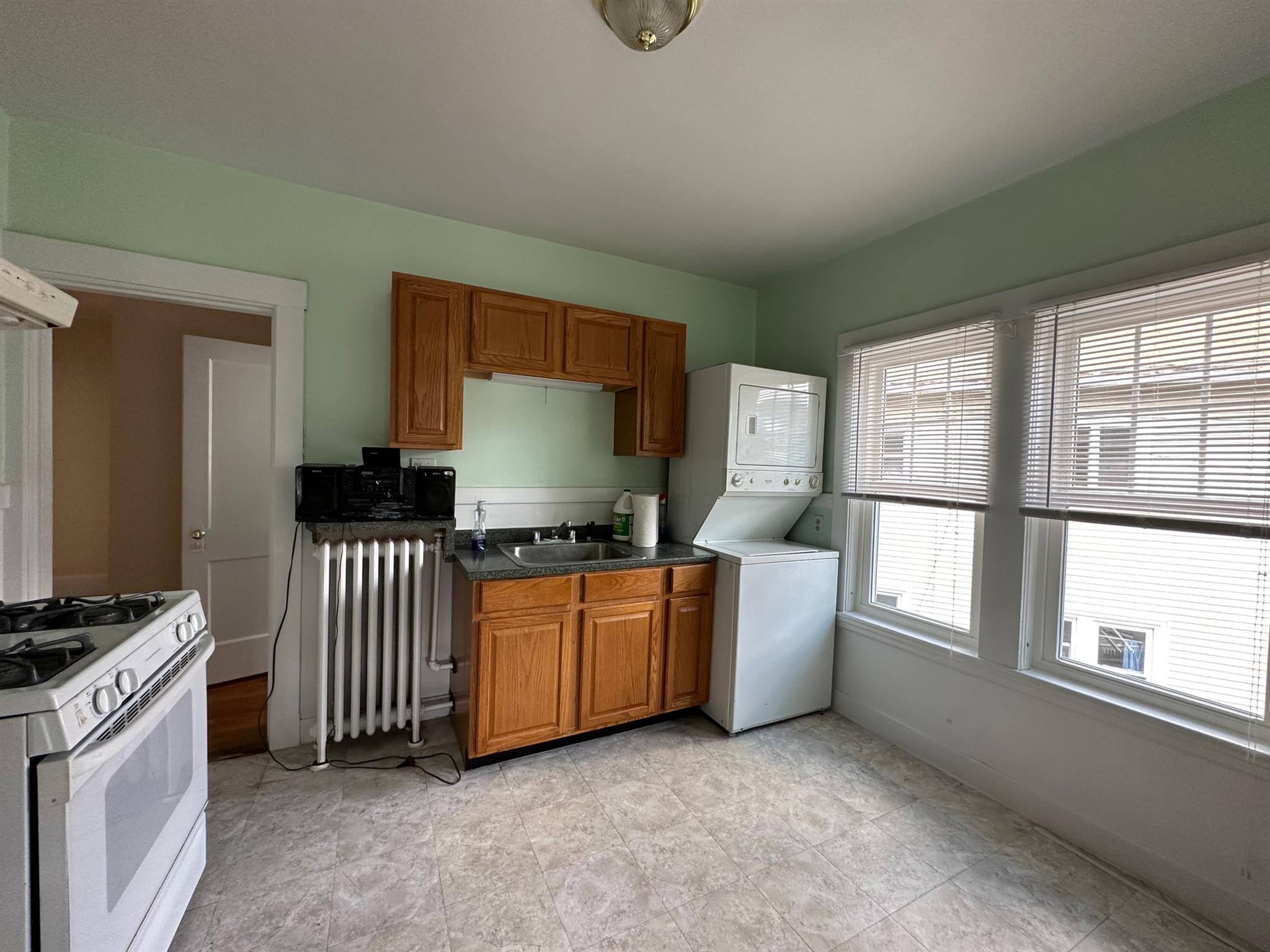 1516 Mystic Valley Pkwy, Medford