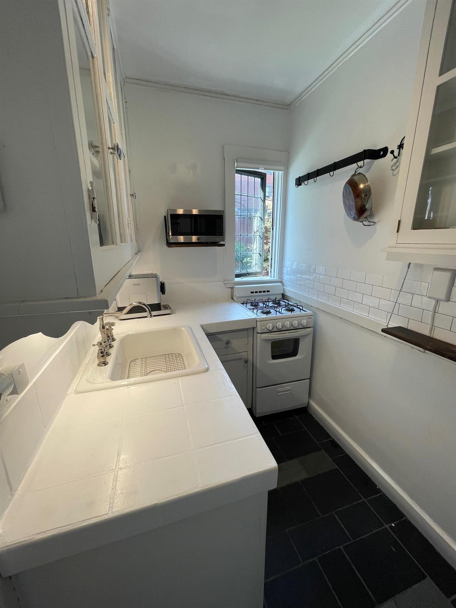 10 Dana St, Harvard Square