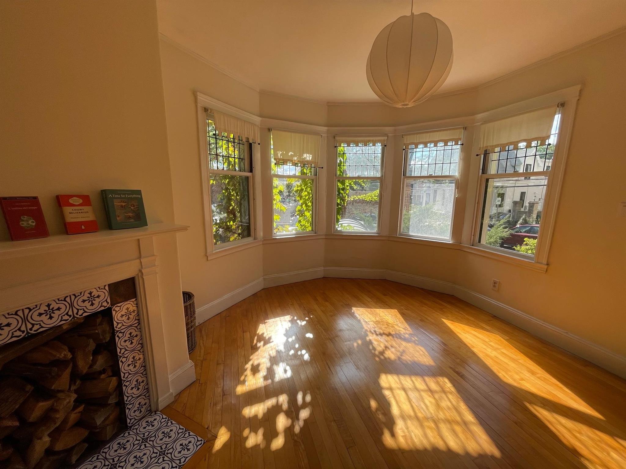 10 Dana St, Harvard Square