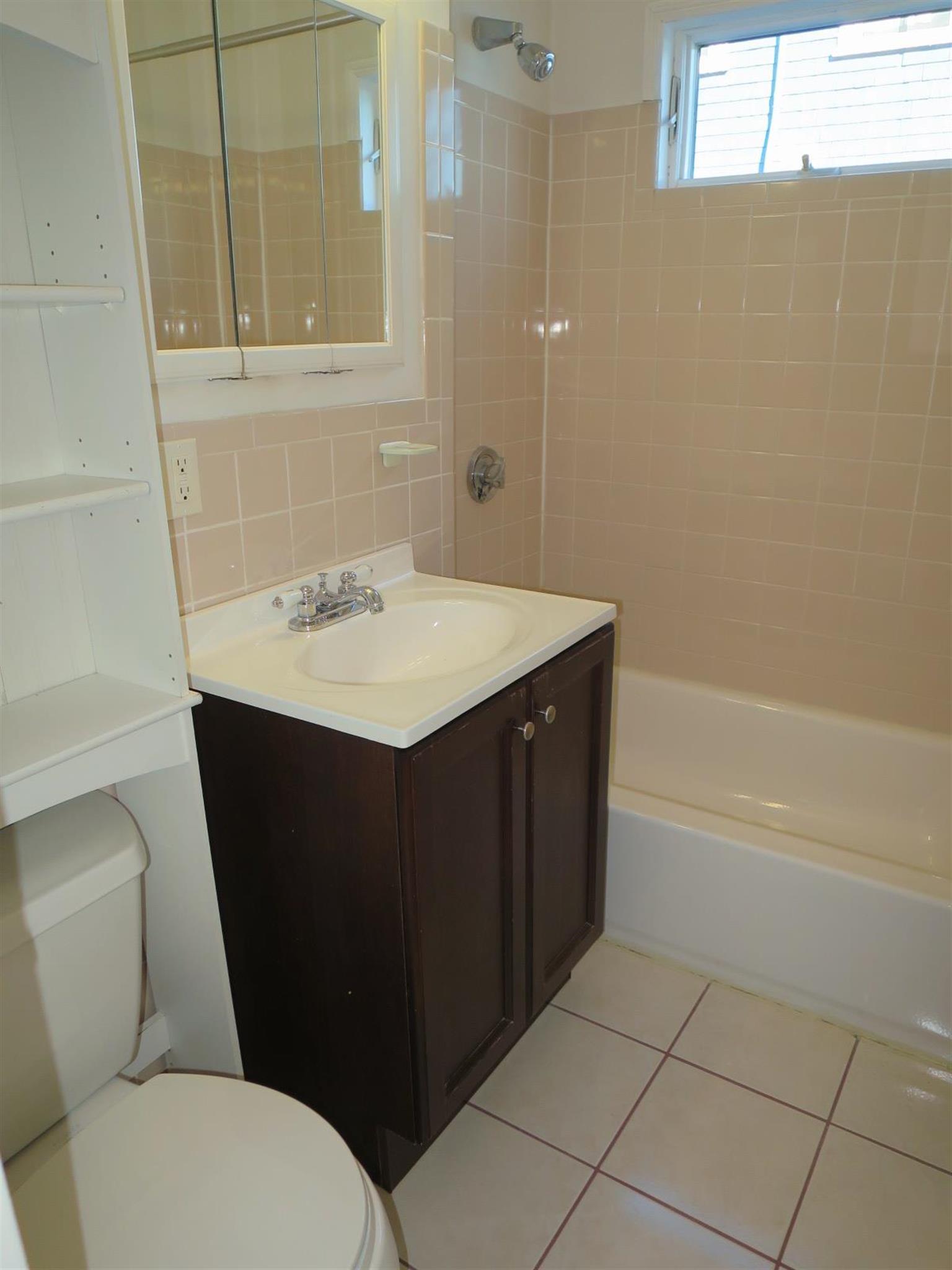 41 Walker St, Davis Square