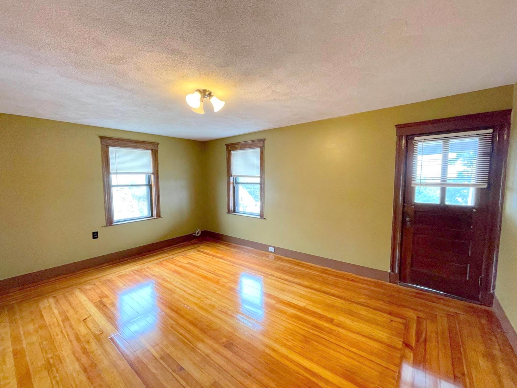 18 Fenwick St, Magoun Square