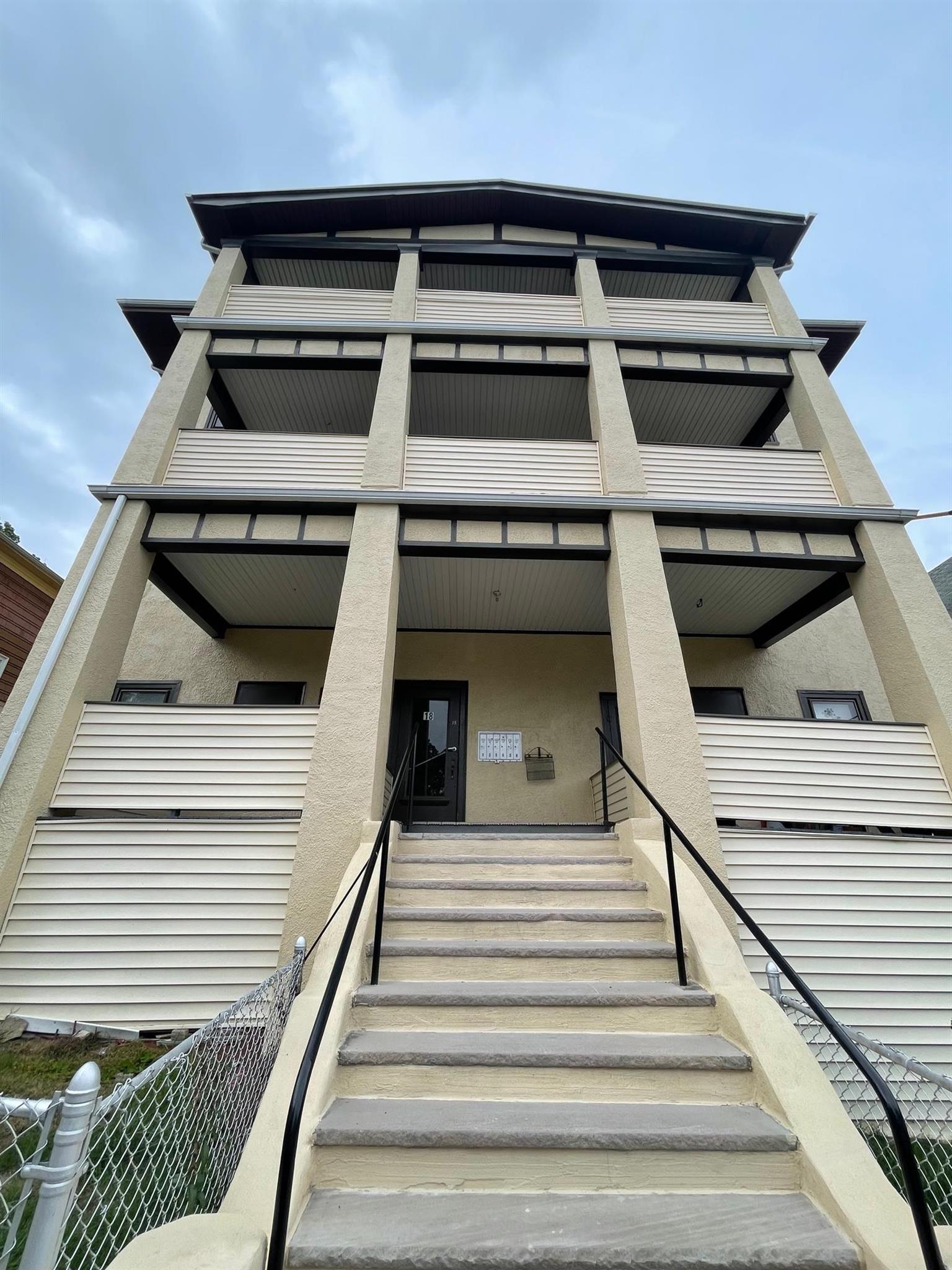 18 Fenwick St, Winter Hill