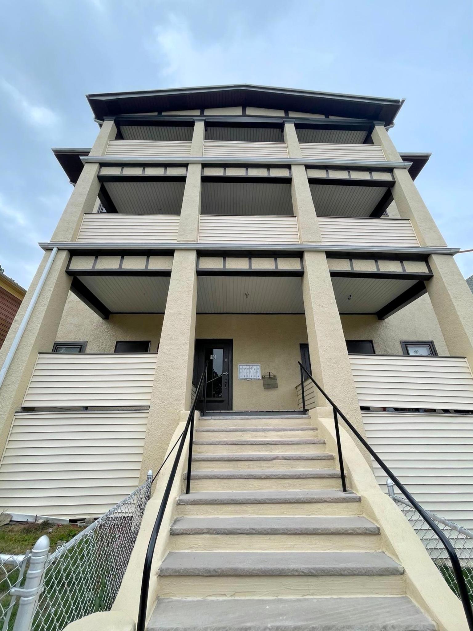 18 Fenwick St, Magoun Square