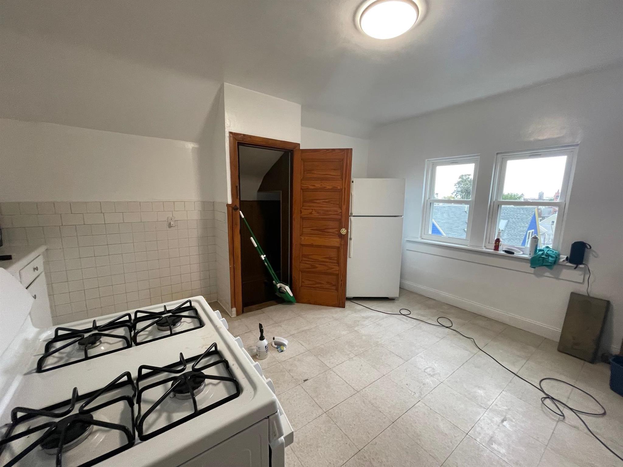 145 Lowell St, Spring Hill