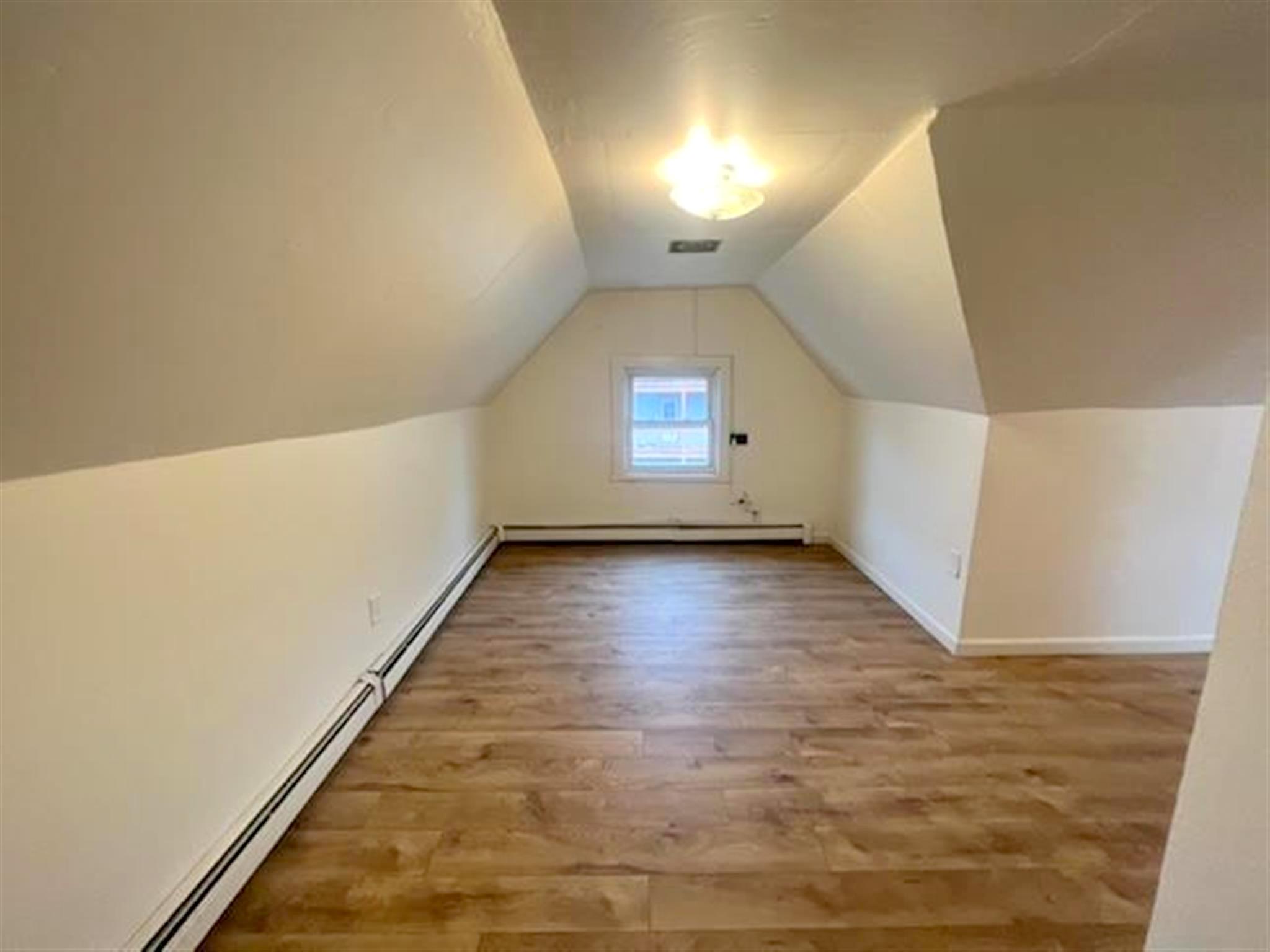 11 James St, Gilman Square