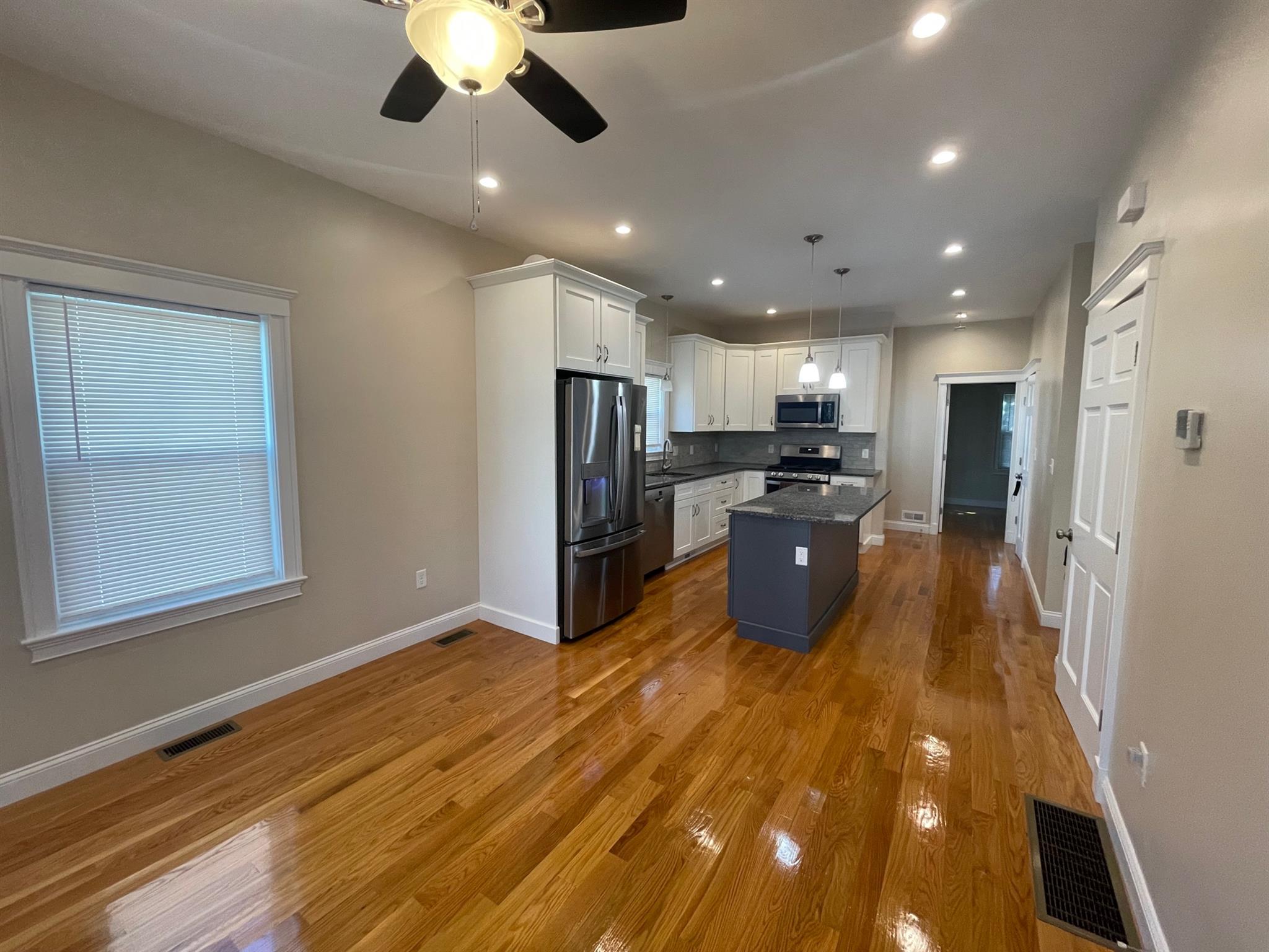 52 Albion St, Medford