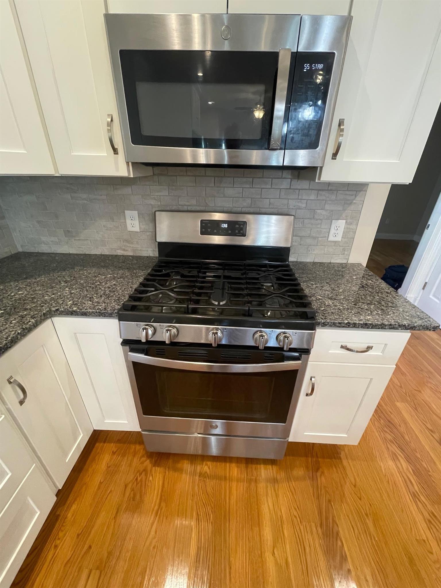 52 Albion St, Medford