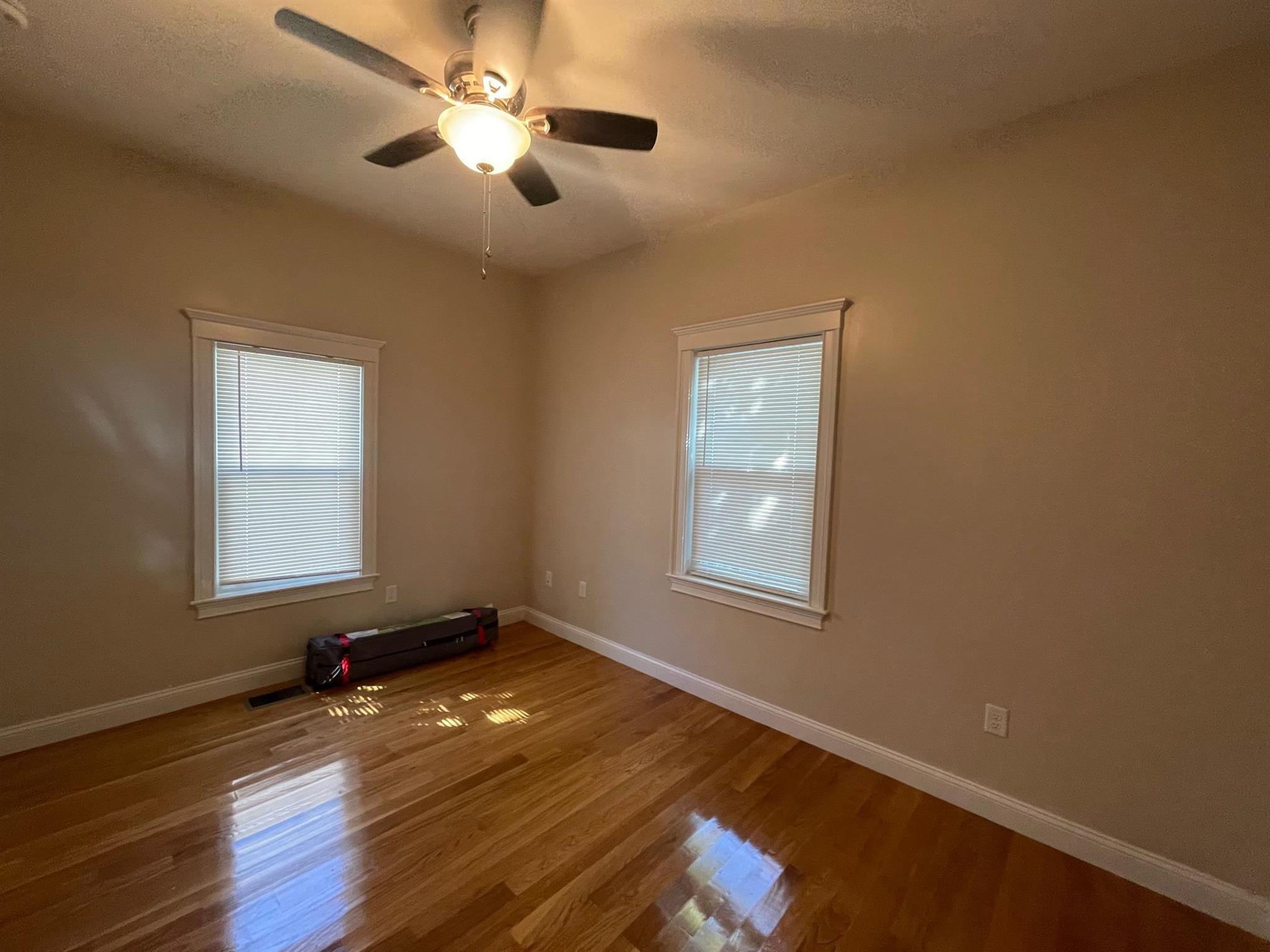 52 Albion St, Medford