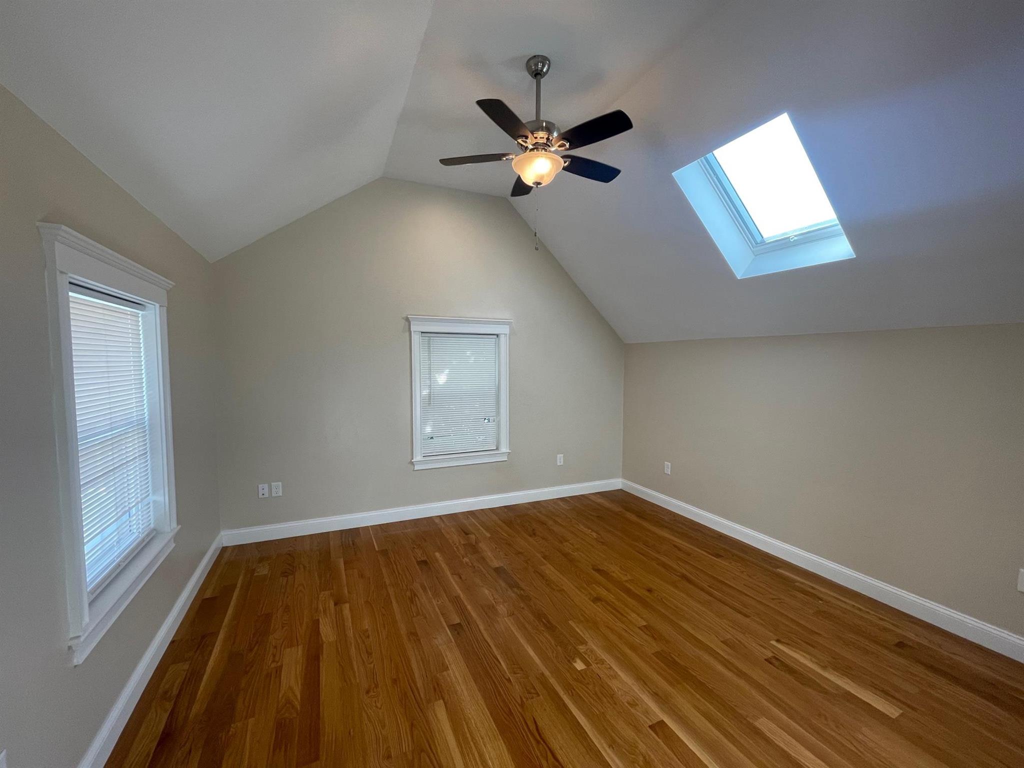 52 Albion St, Medford