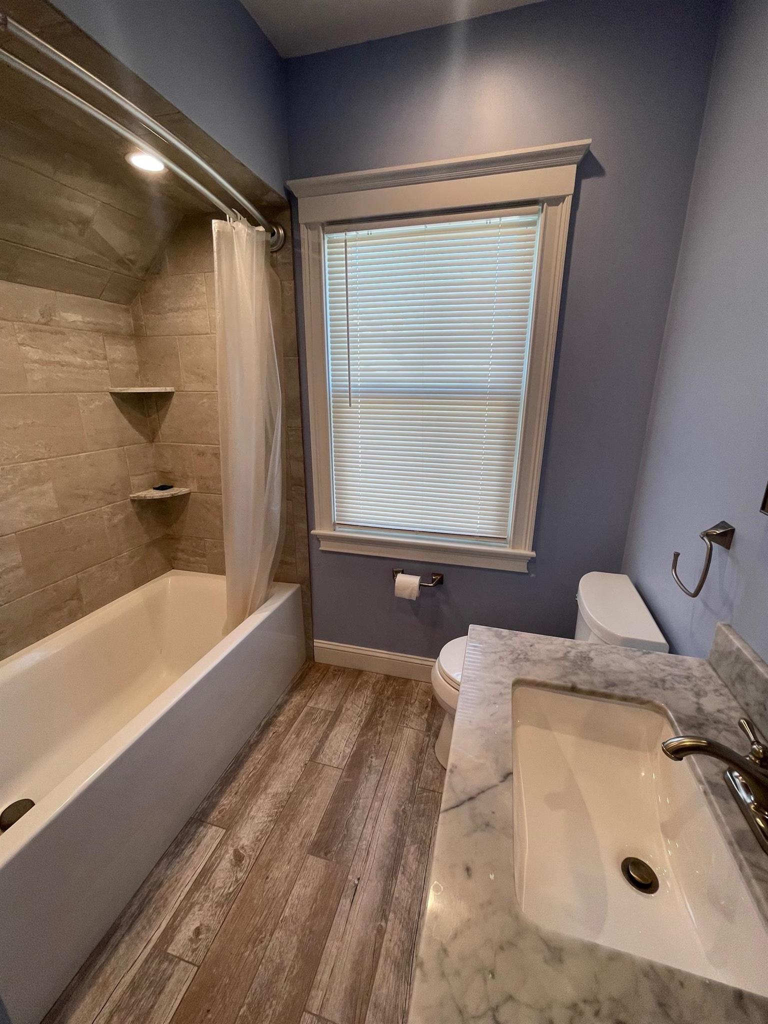 52 Albion St, Medford