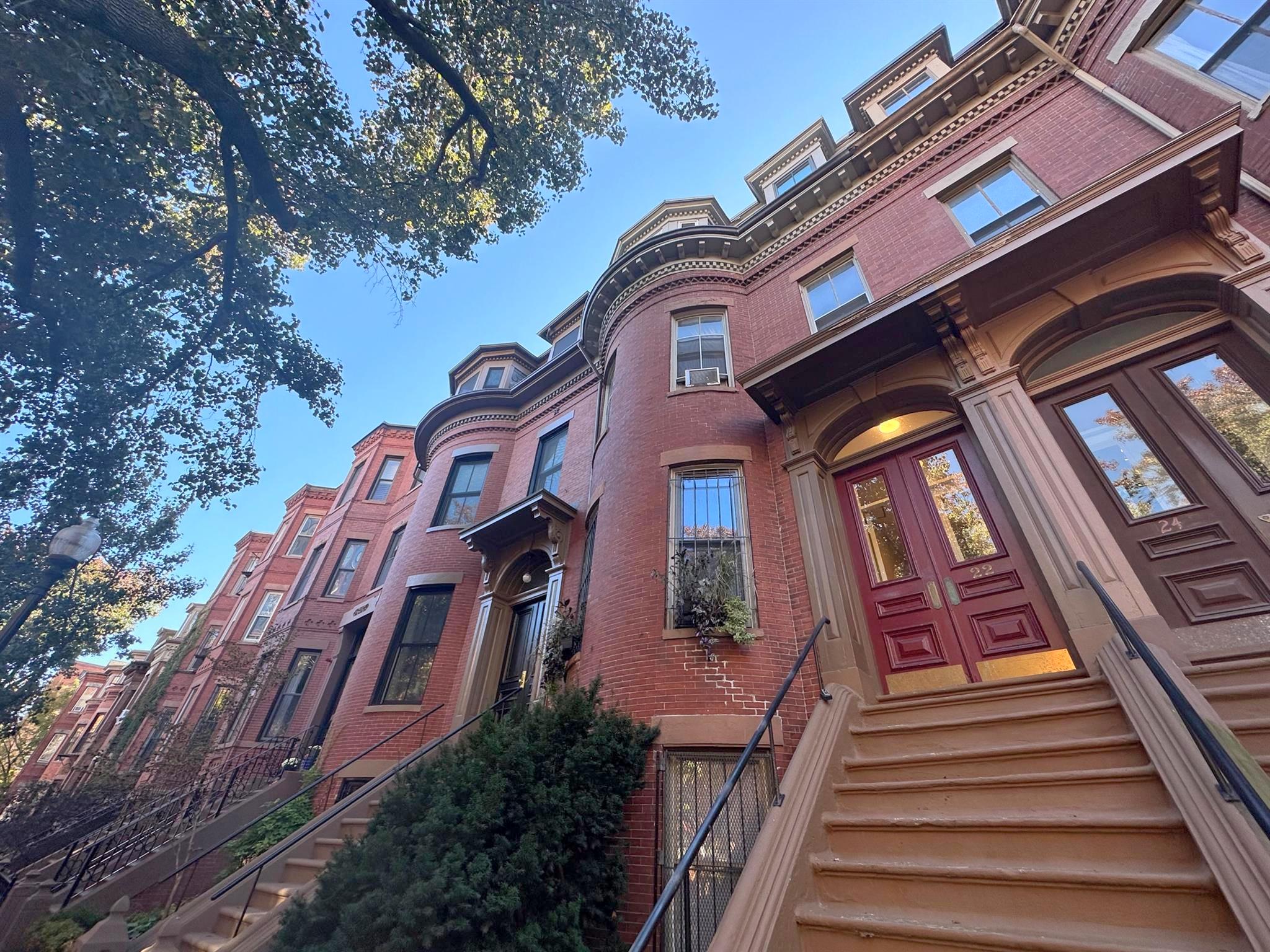 22 Yarmouth St, Back Bay