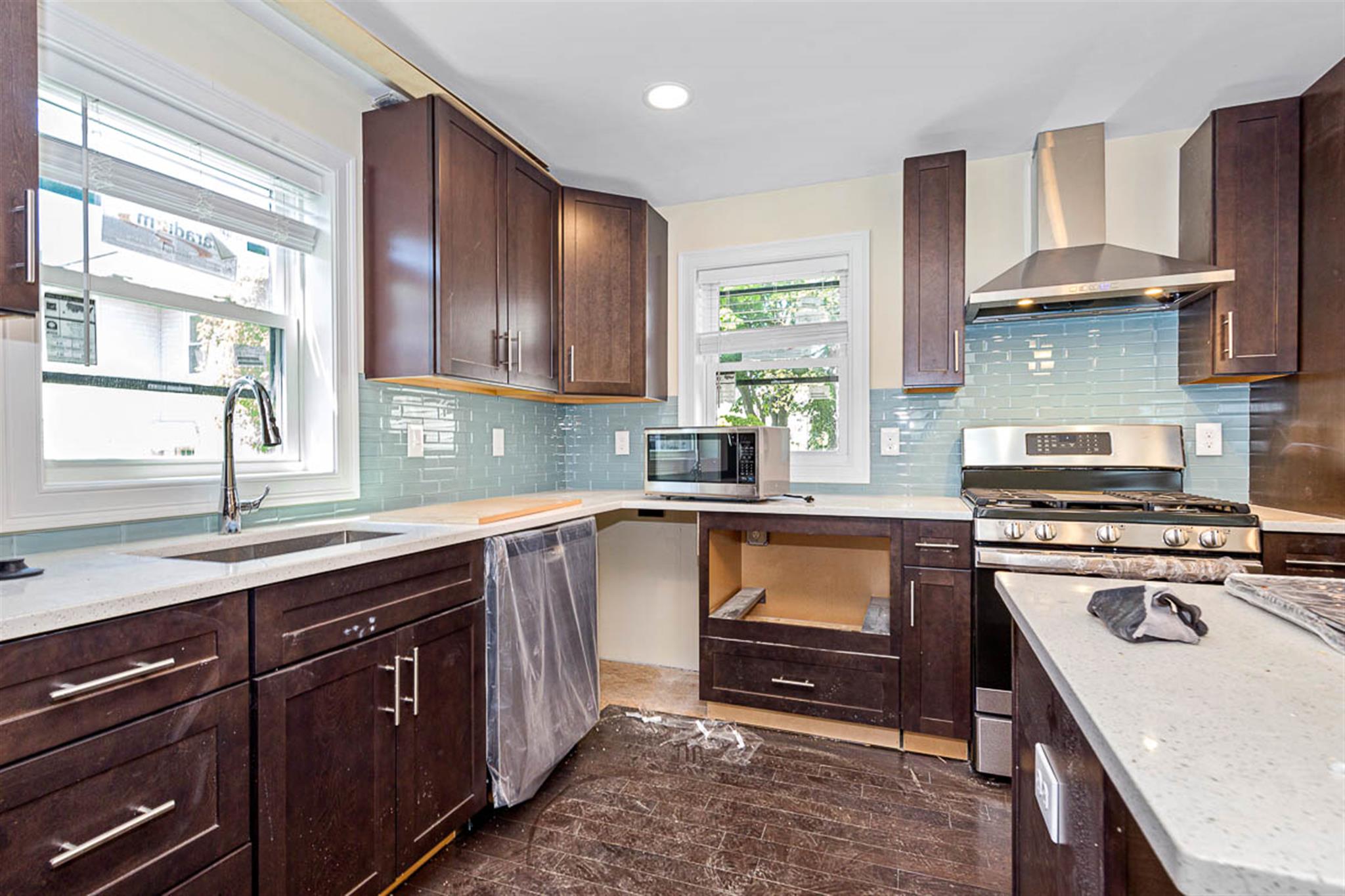 62 Bradbury Ave, Medford