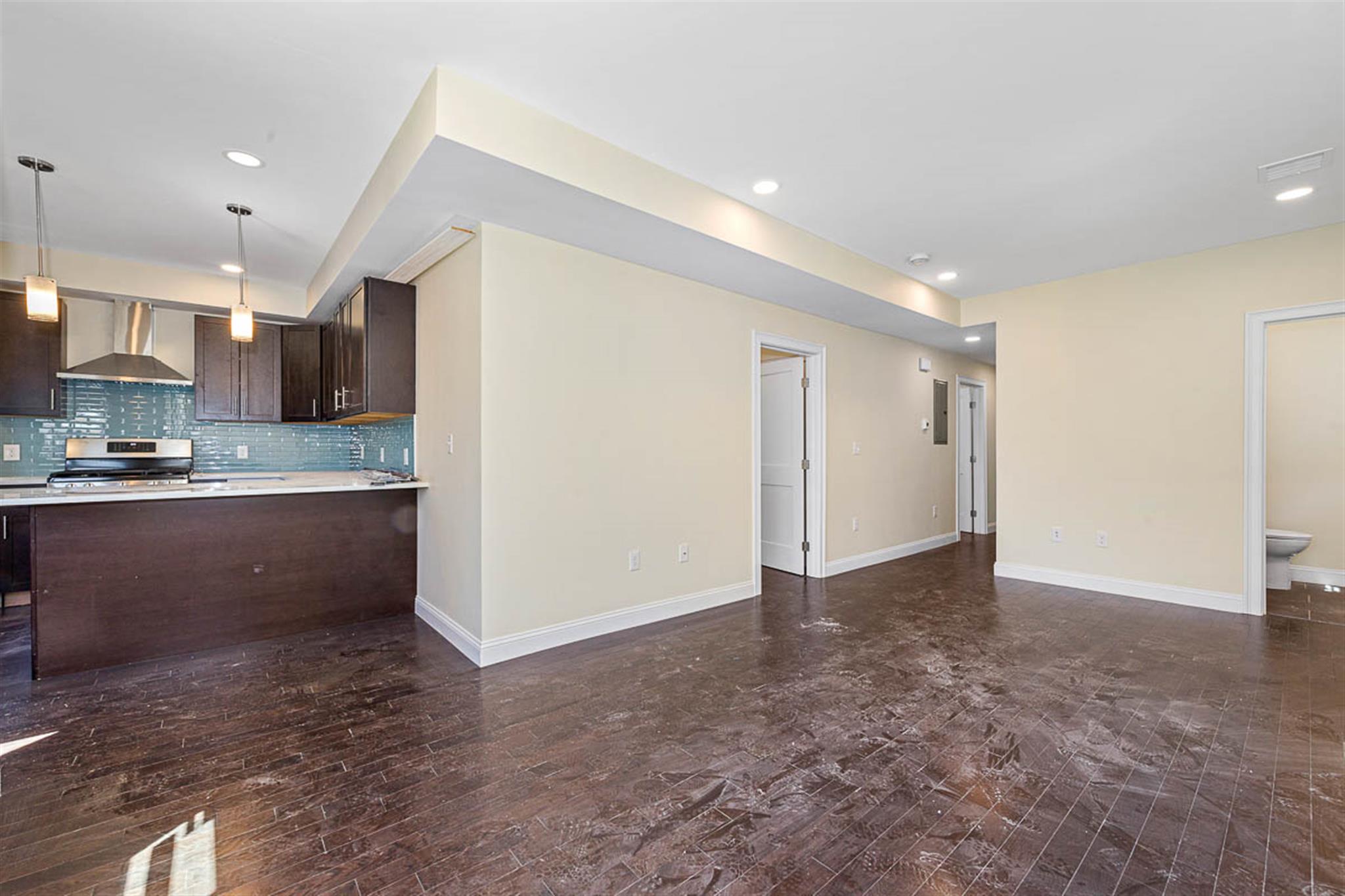 62 Bradbury Ave, Medford