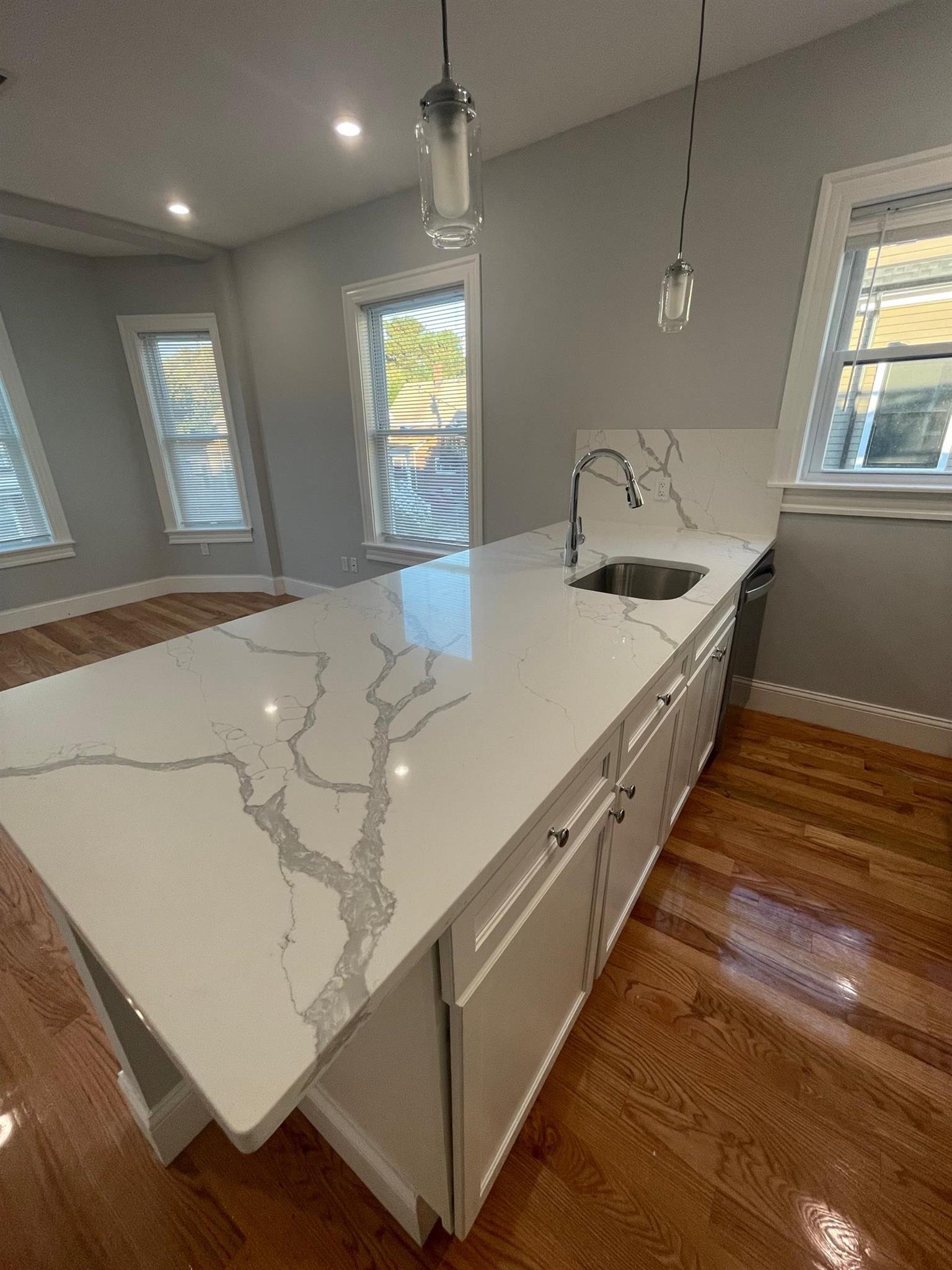 29 Alpine St, Powder House Square