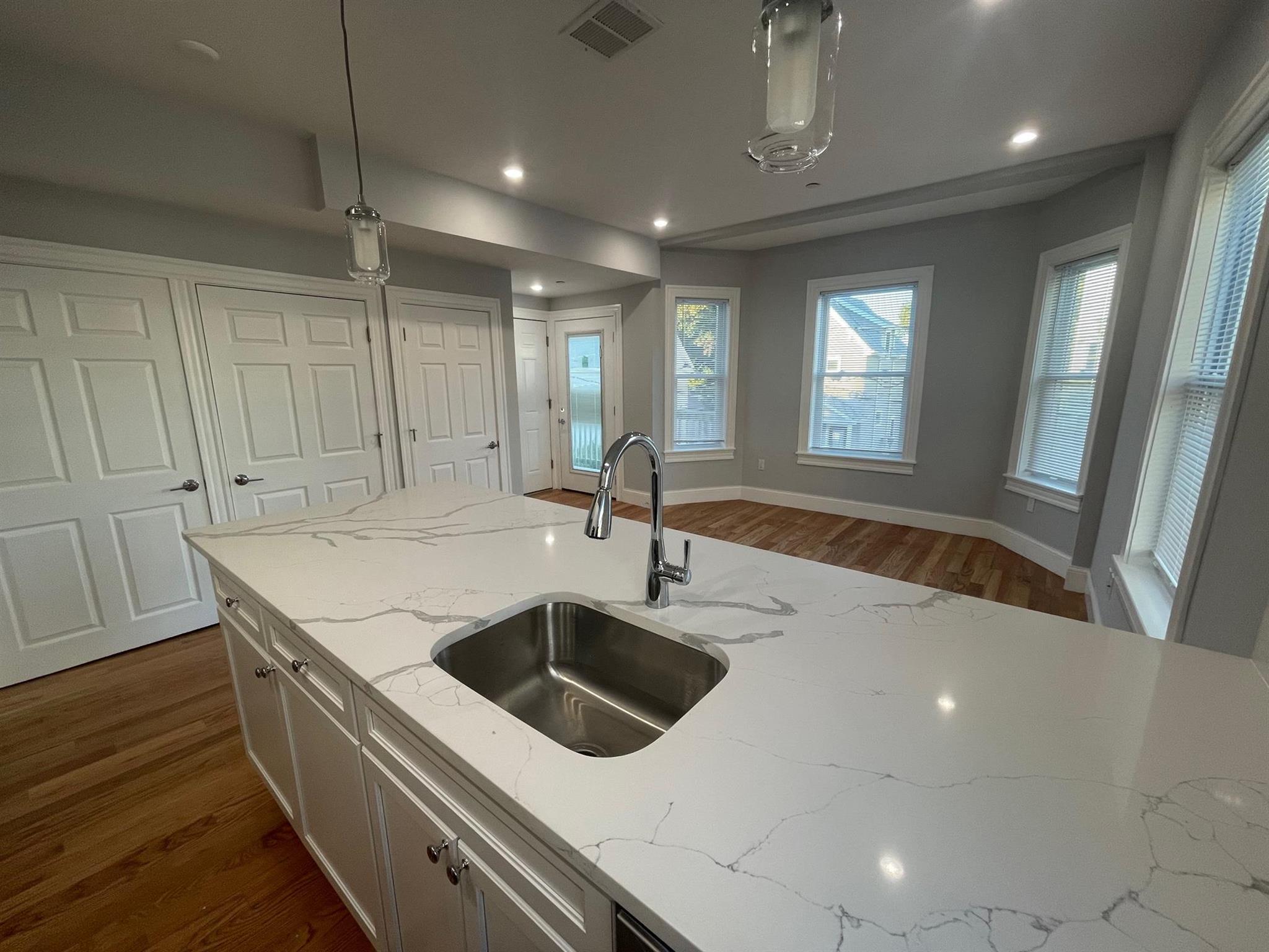 29 Alpine St, Powder House Square