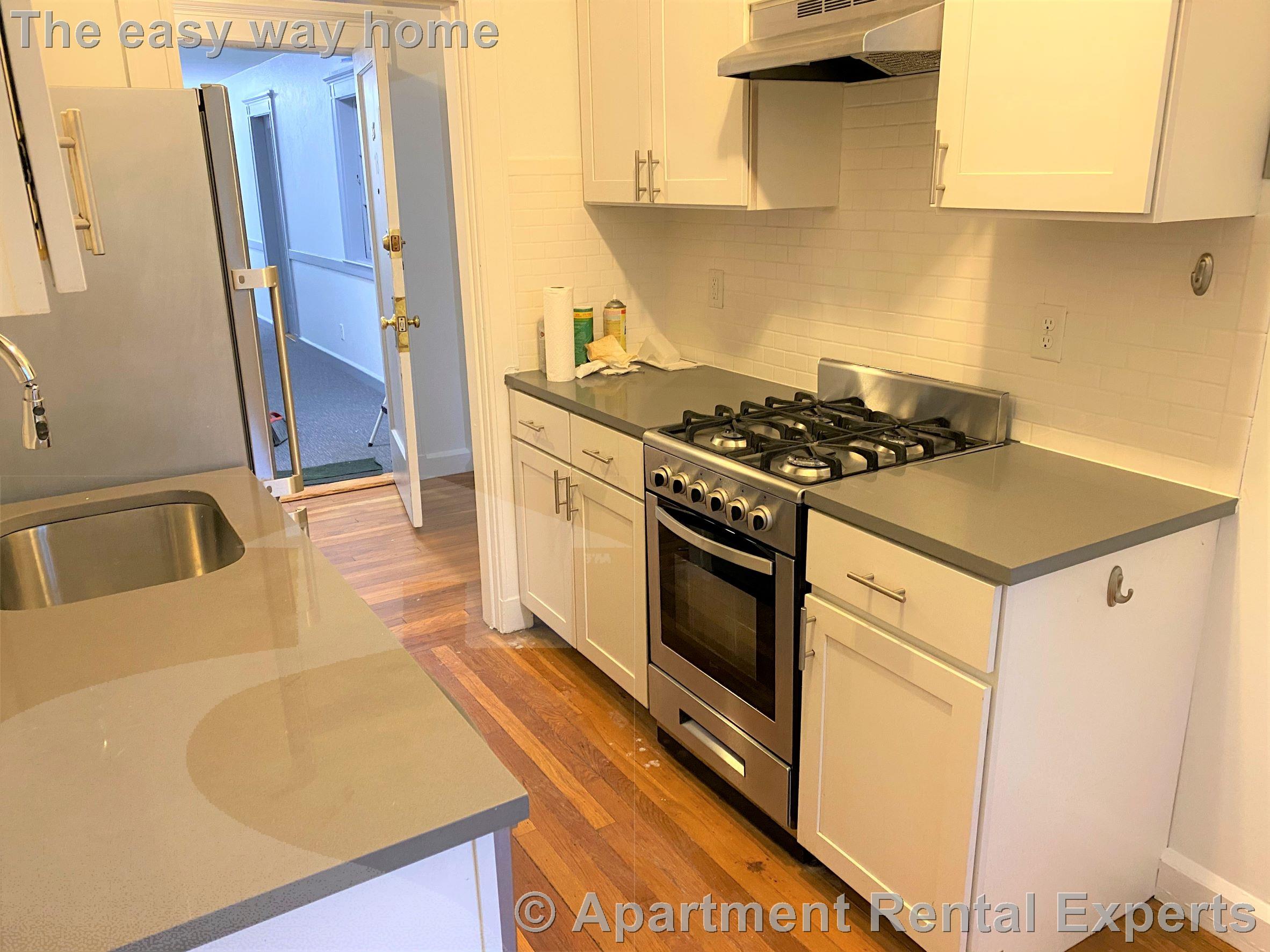 119 West Wyoming, Oak Grove - Pine Banks