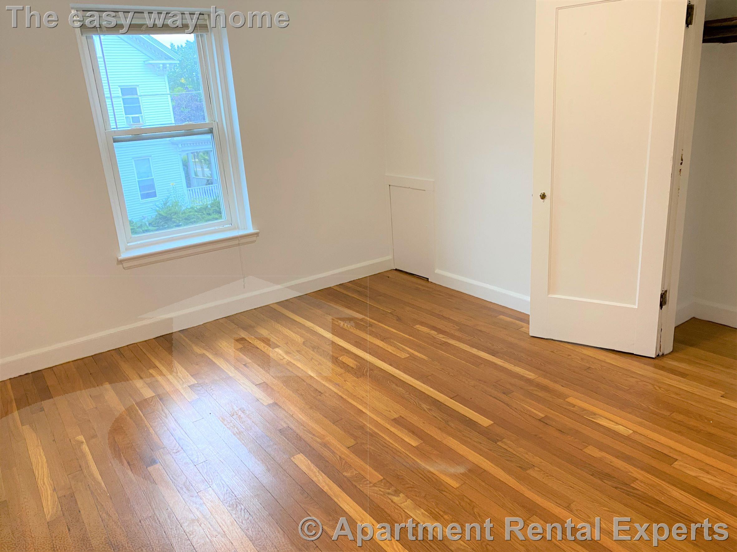 119 West Wyoming, Oak Grove - Pine Banks