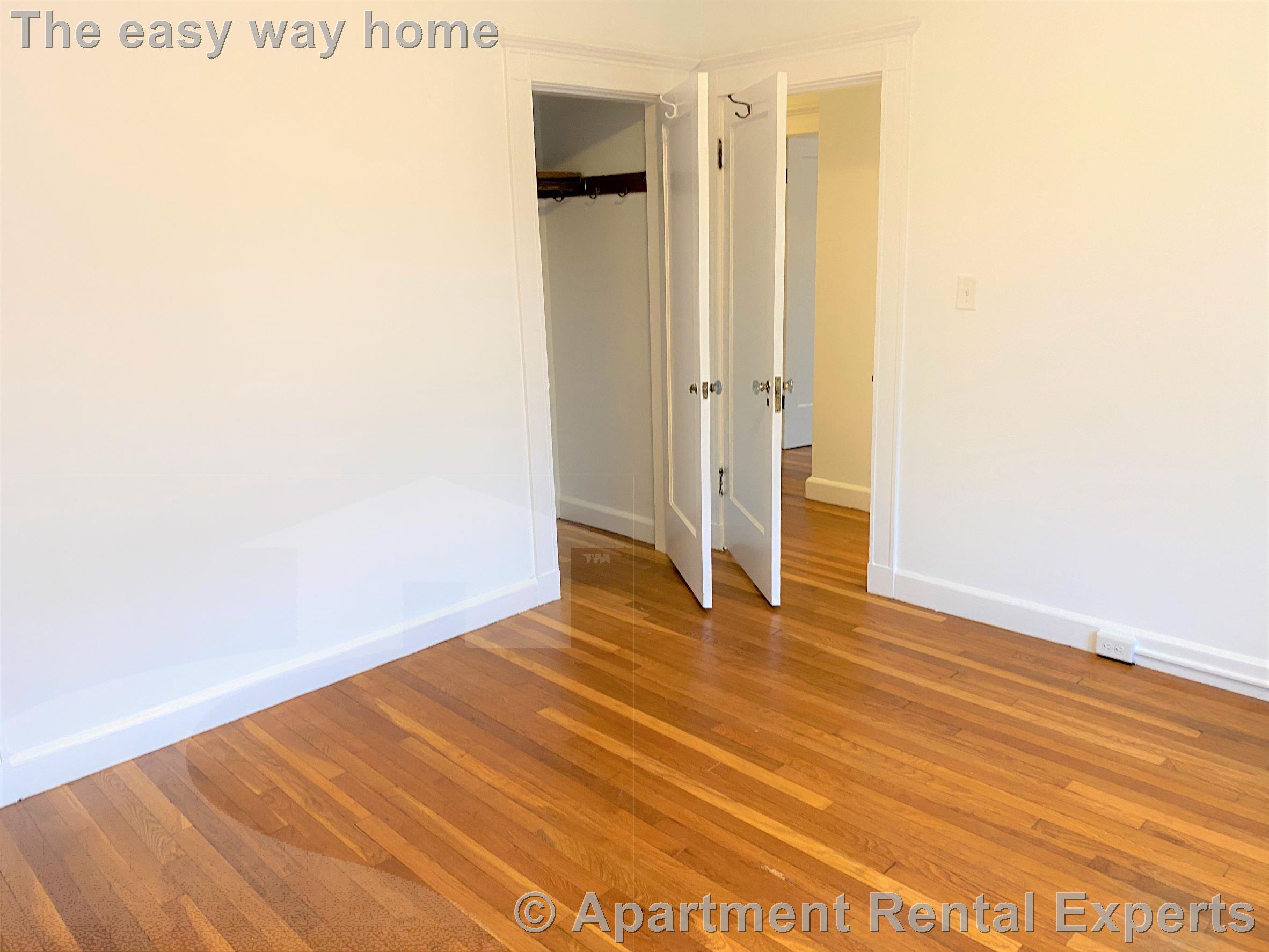 119 West Wyoming, Oak Grove - Pine Banks