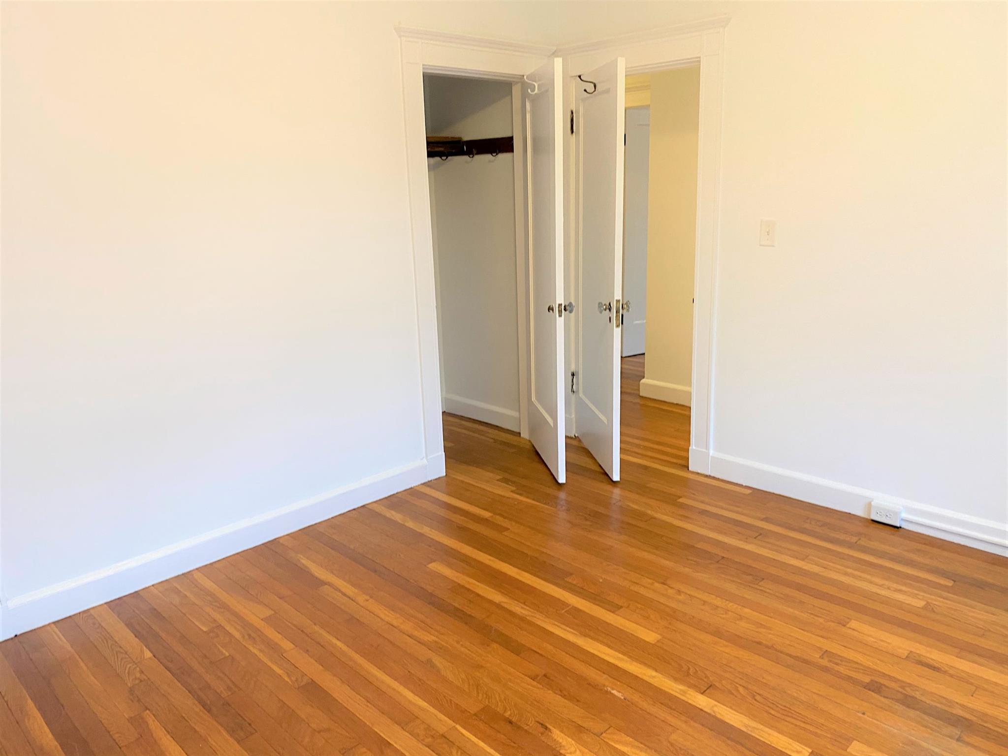 119 Wyoming Ave, Oak Grove - Pine Banks