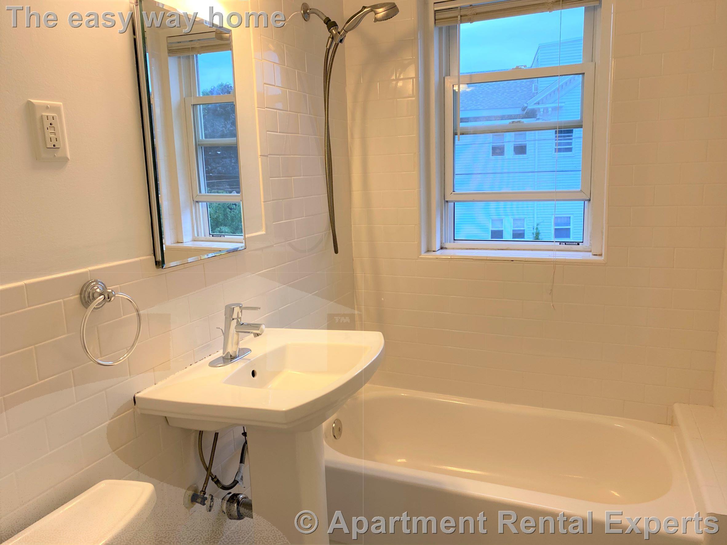 119 West Wyoming, Oak Grove - Pine Banks