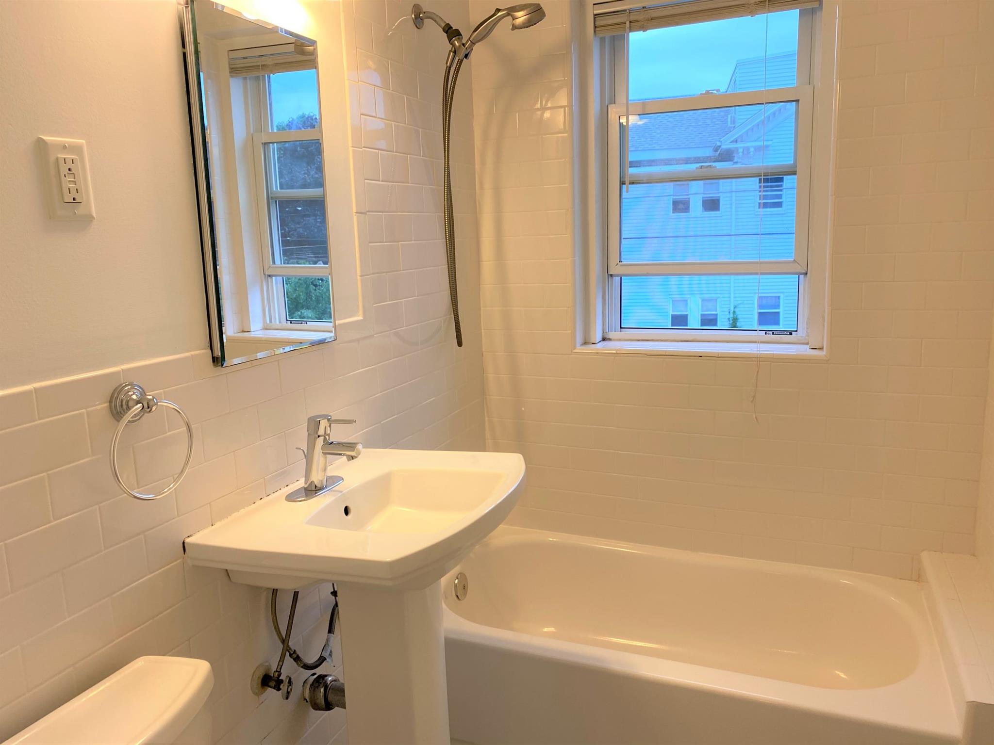 119 Wyoming Ave, Oak Grove - Pine Banks