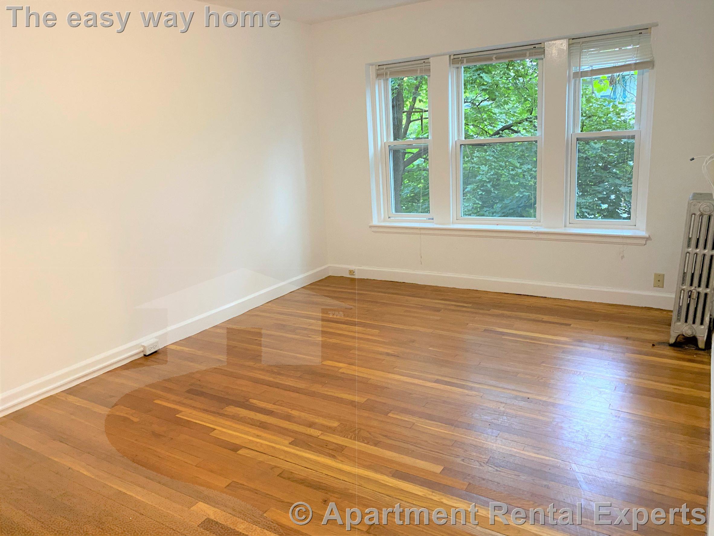 119 West Wyoming, Oak Grove - Pine Banks