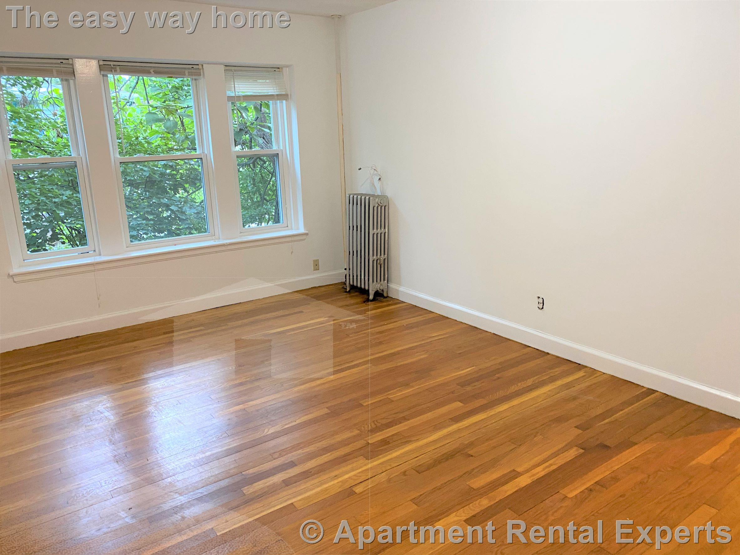 119 West Wyoming, Oak Grove - Pine Banks