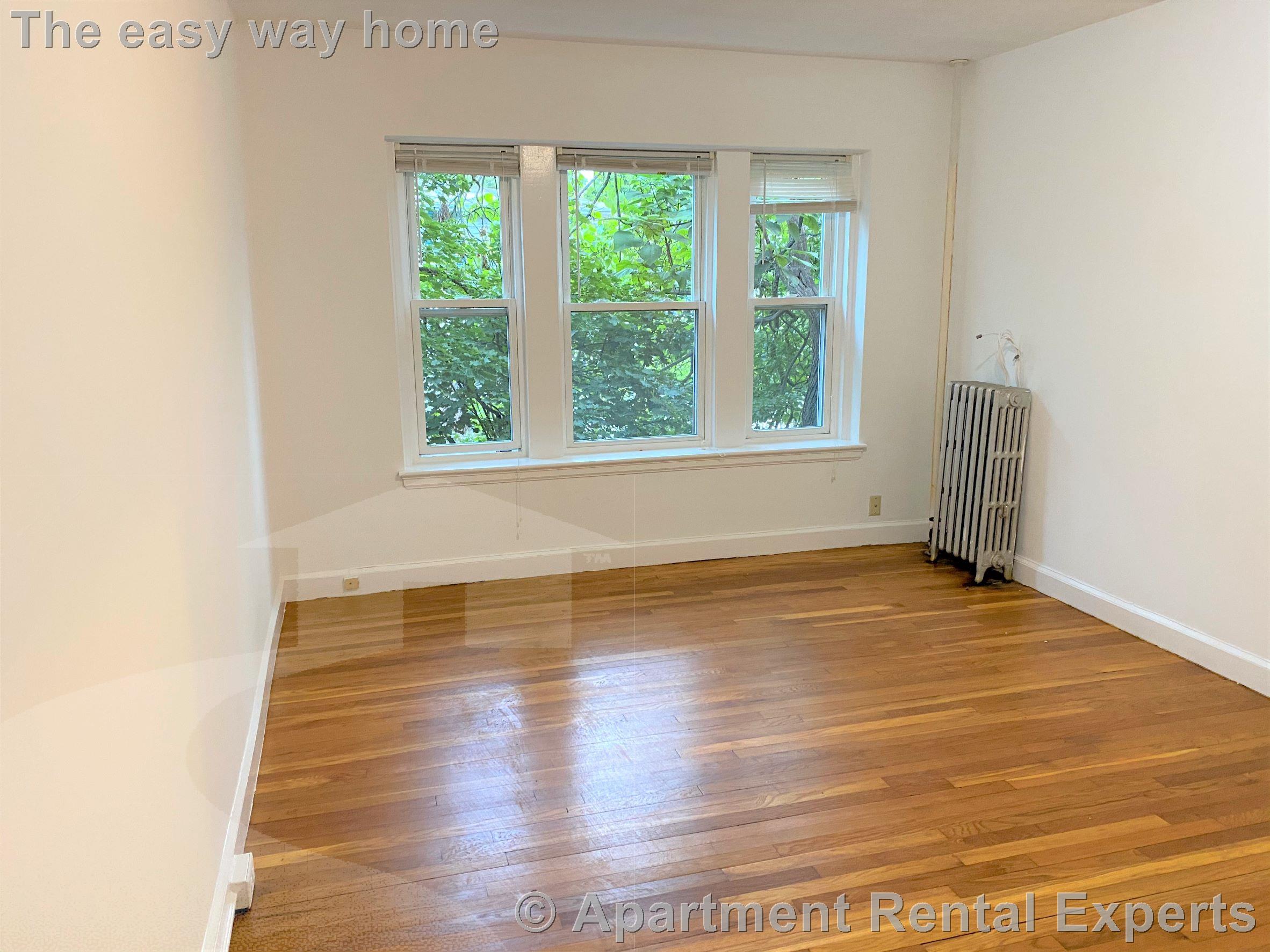 119 West Wyoming, Oak Grove - Pine Banks