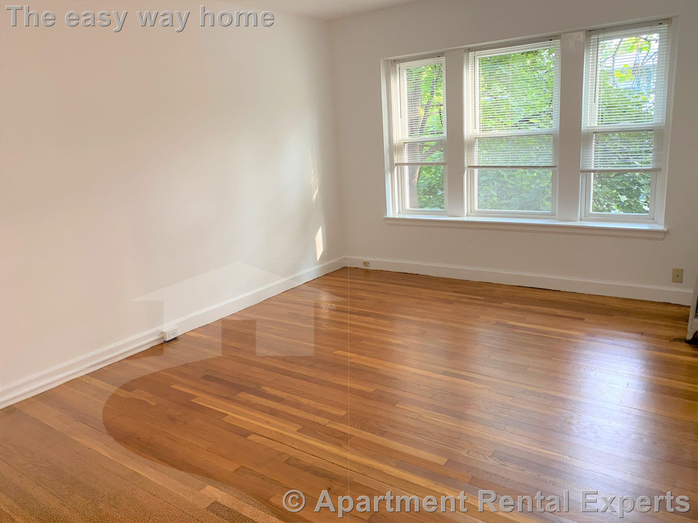 119 West Wyoming, Oak Grove - Pine Banks