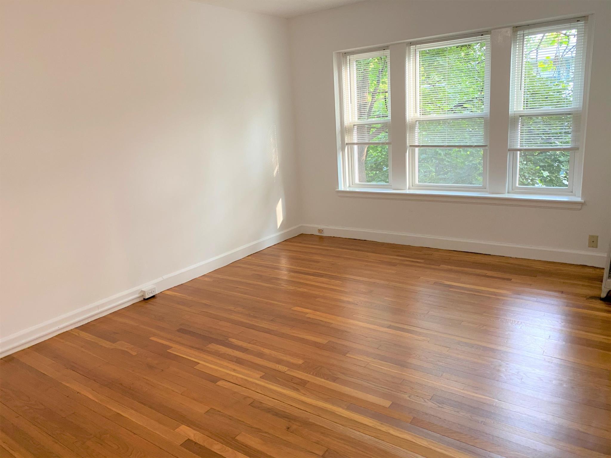 119 Wyoming Ave, Oak Grove - Pine Banks