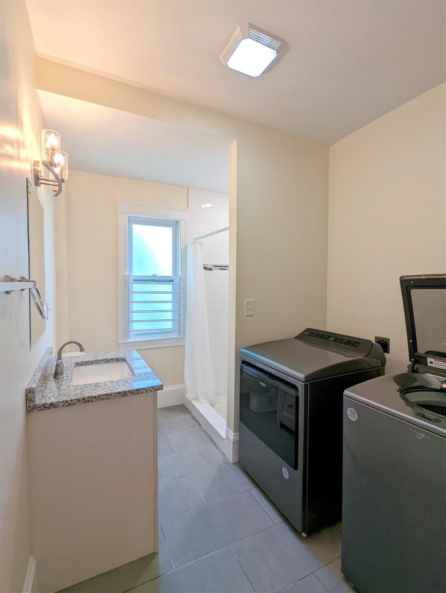 10 Lowell Cir, Porter Square